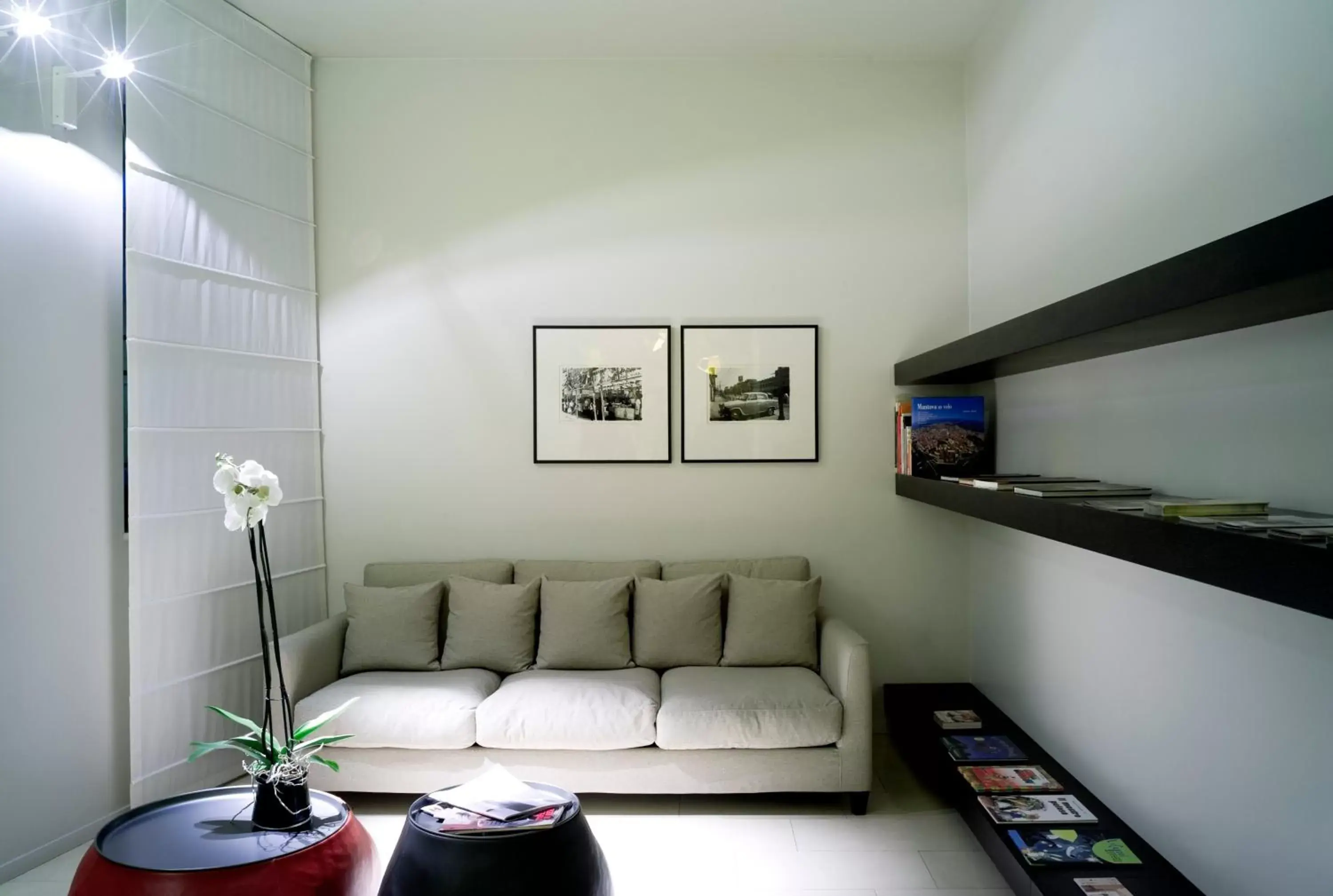 Library, Seating Area in Hotel Casa Poli