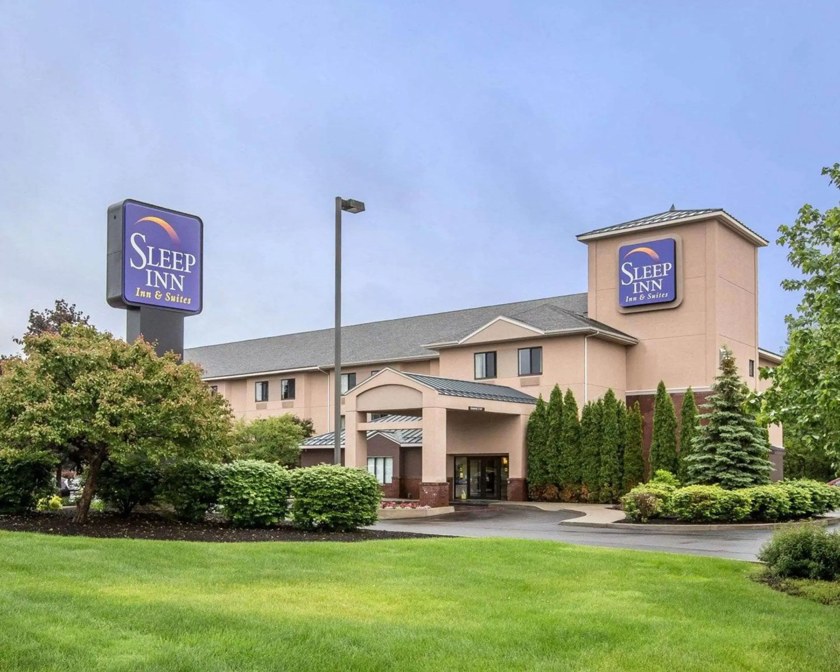 Property Building in Sleep Inn & Suites Queensbury - Lake George