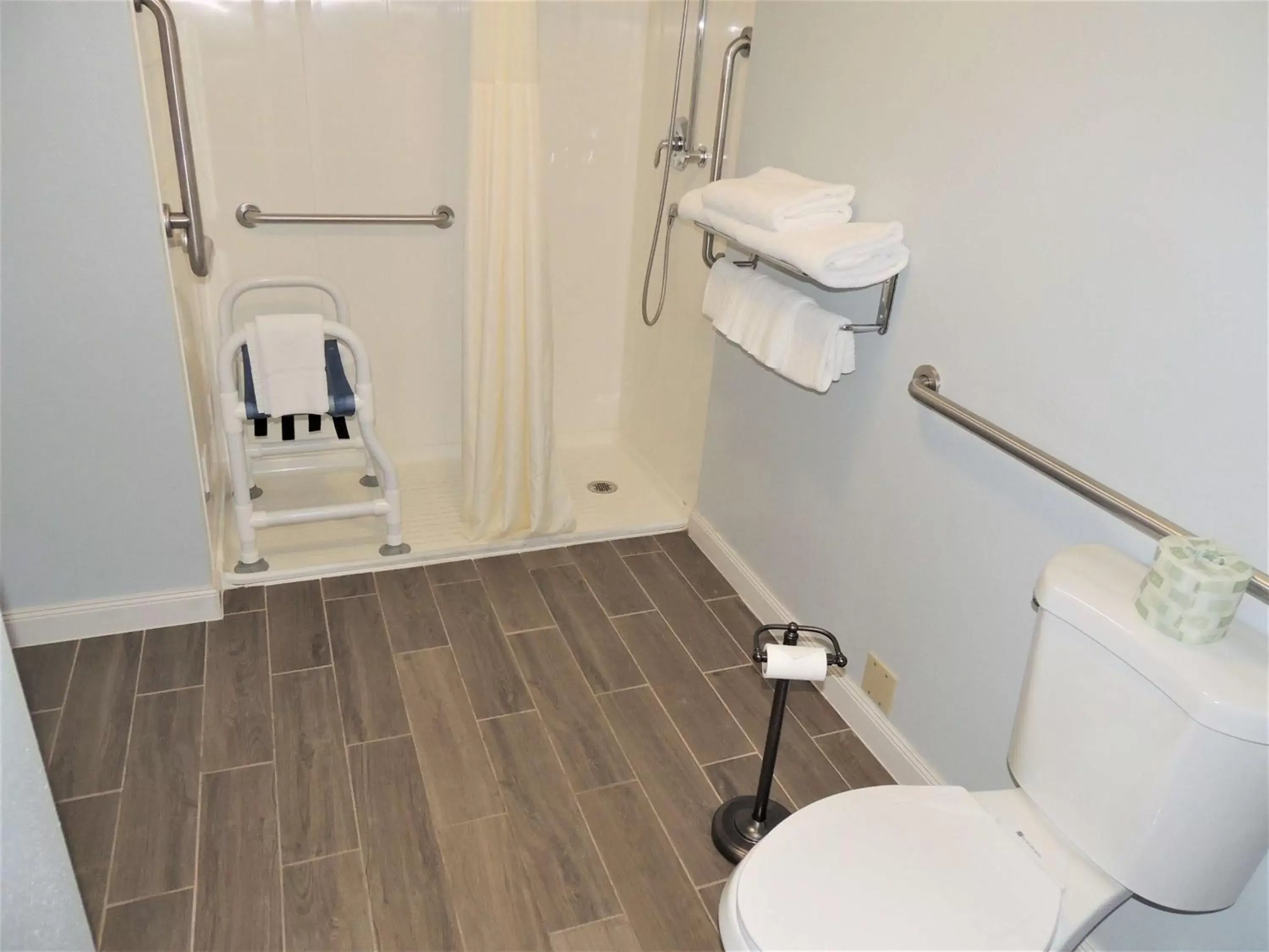 Photo of the whole room, Bathroom in SureStay Hotel by Best Western SeaTac Airport North