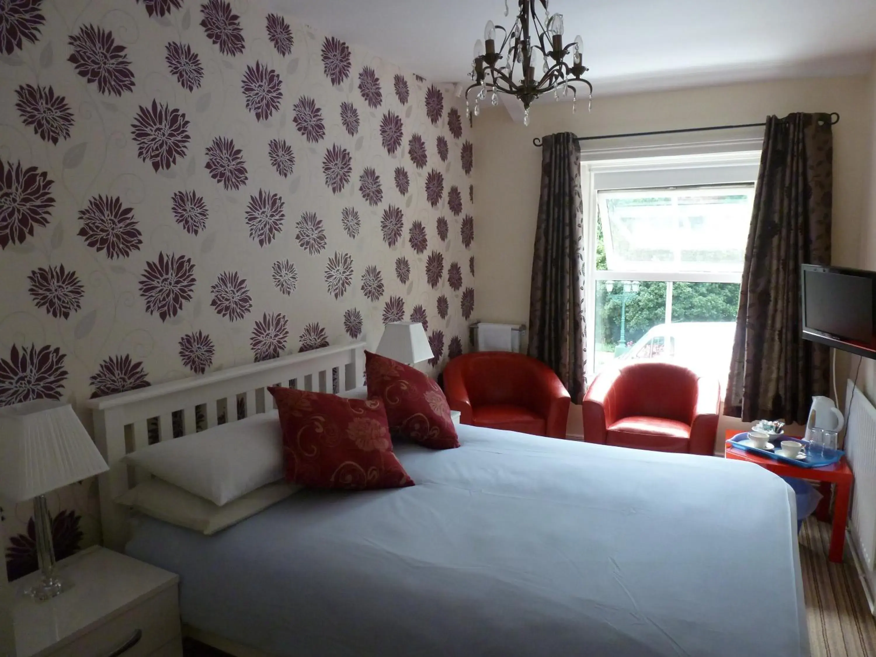 Bedroom, Bed in Hedgefield House