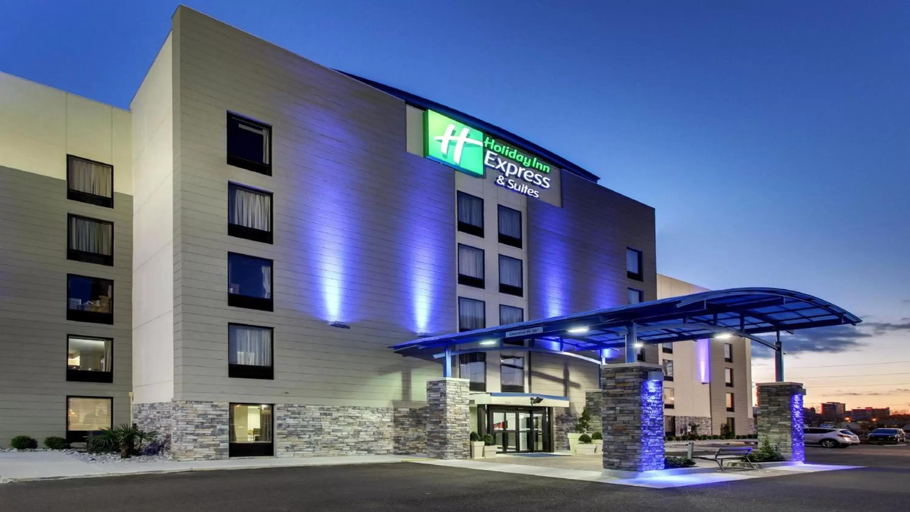Property Building in Holiday Inn Express & Suites Jackson Downtown - Coliseum, an IHG Hotel