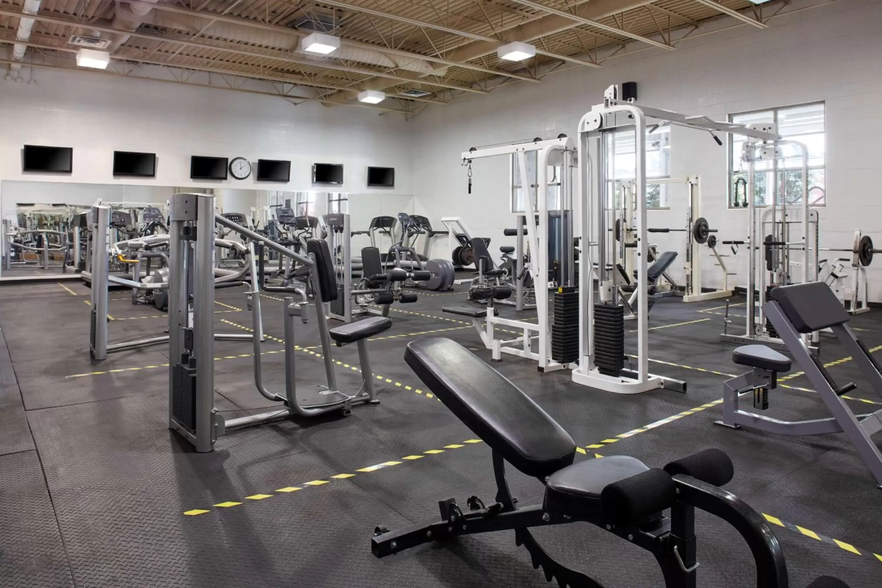 Activities, Fitness Center/Facilities in Best Western Parkway Hotel Toronto North