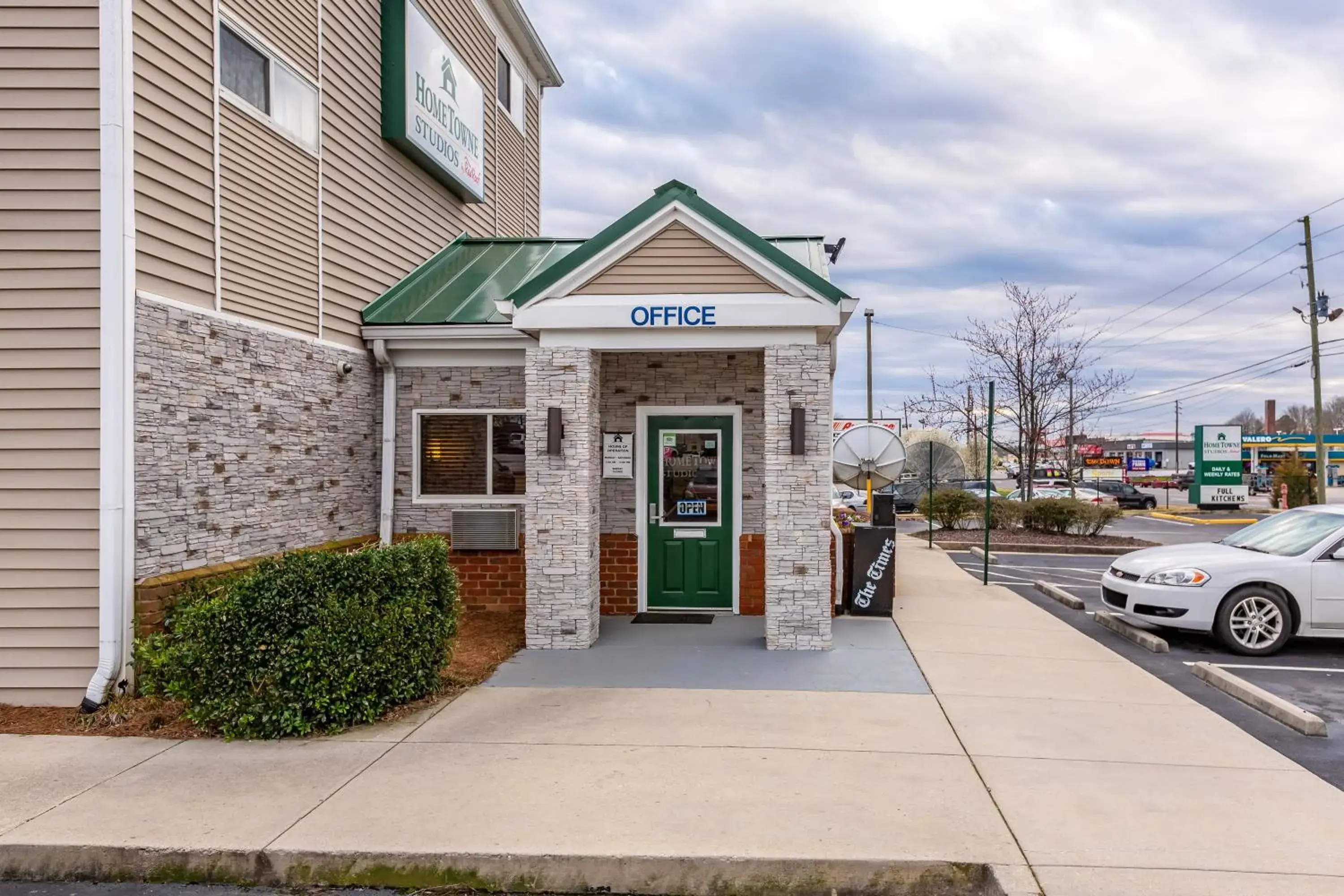 Property building in HomeTowne Studios by Red Roof Gainesville, GA Property building in HomeTowne Studios by Red Roof Gainesville, GA