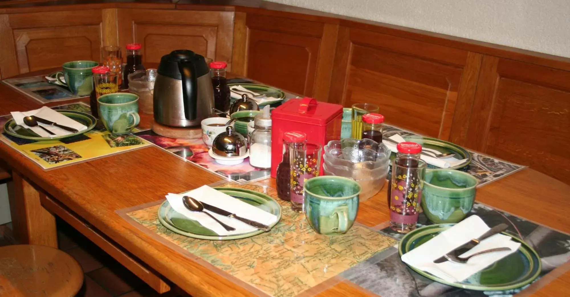 Coffee/tea facilities in BnB Claudy et Elizabeth Michellod-Dutheil