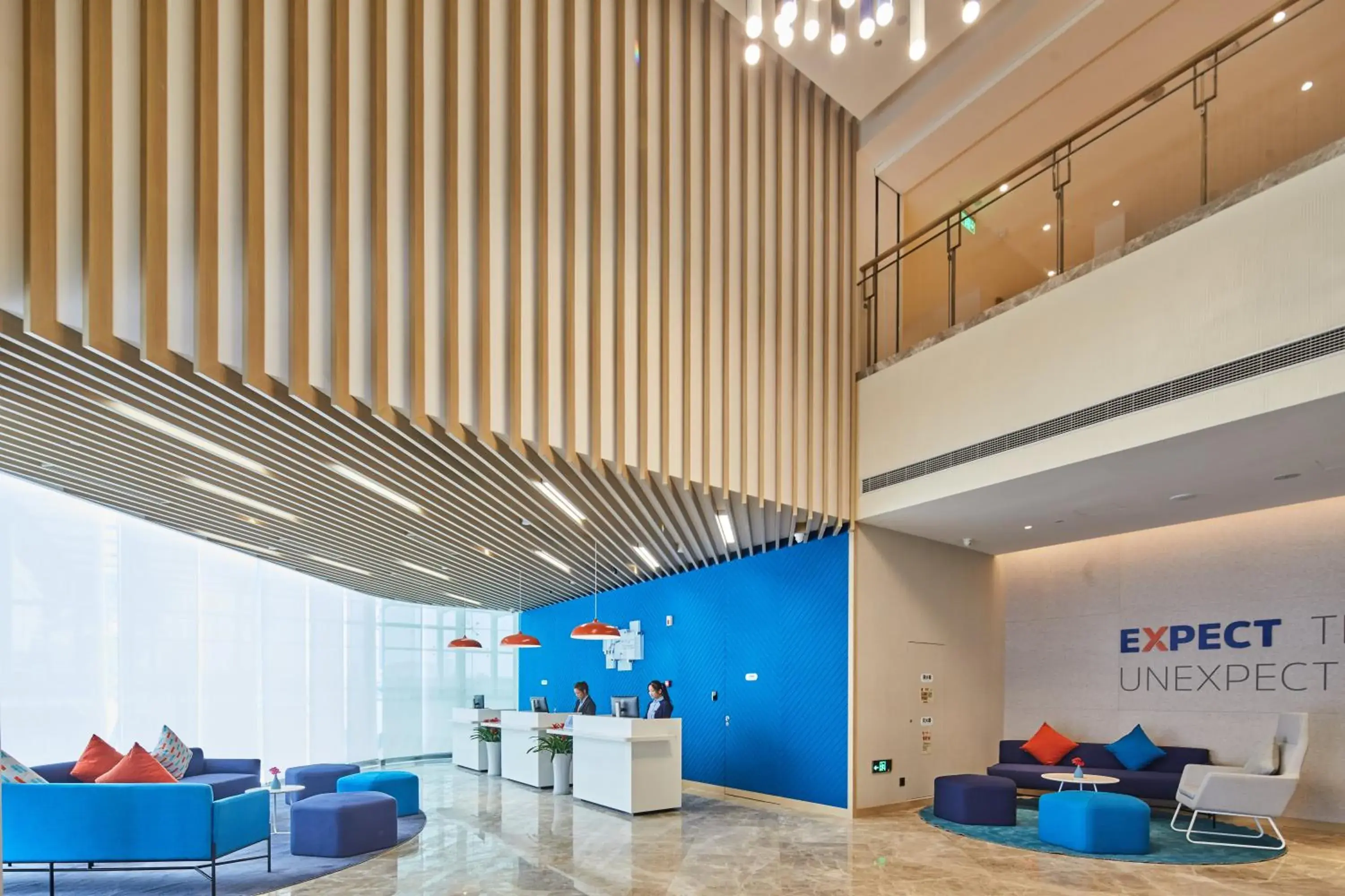 Property building in Holiday Inn Express Hangzhou Jiuzhou by IHG Property building in Holiday Inn Express Hangzhou Jiuzhou by IHG