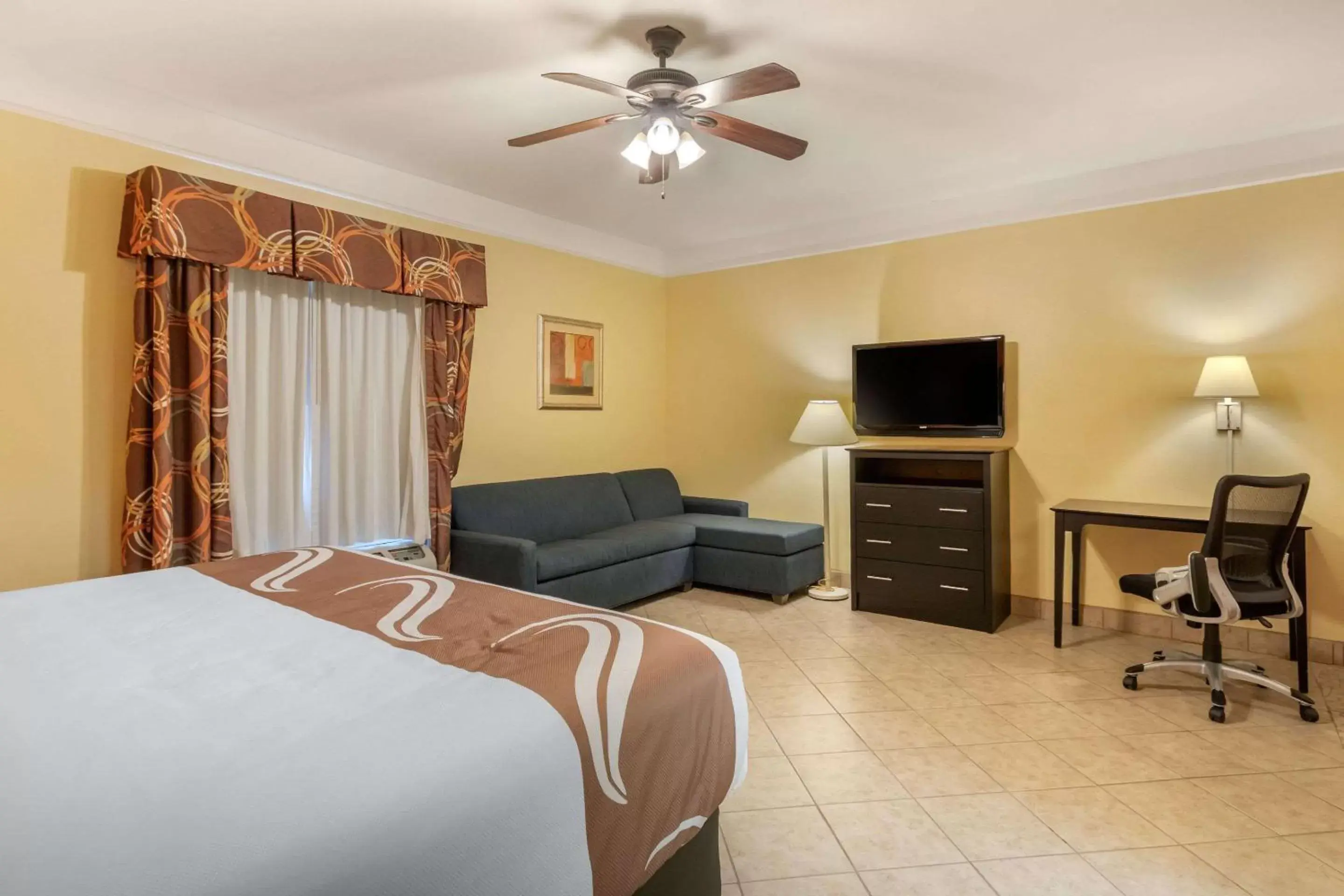 Photo of the whole room, TV/Entertainment Center in Quality Inn & Suites at The Outlets Mercedes/Weslaco