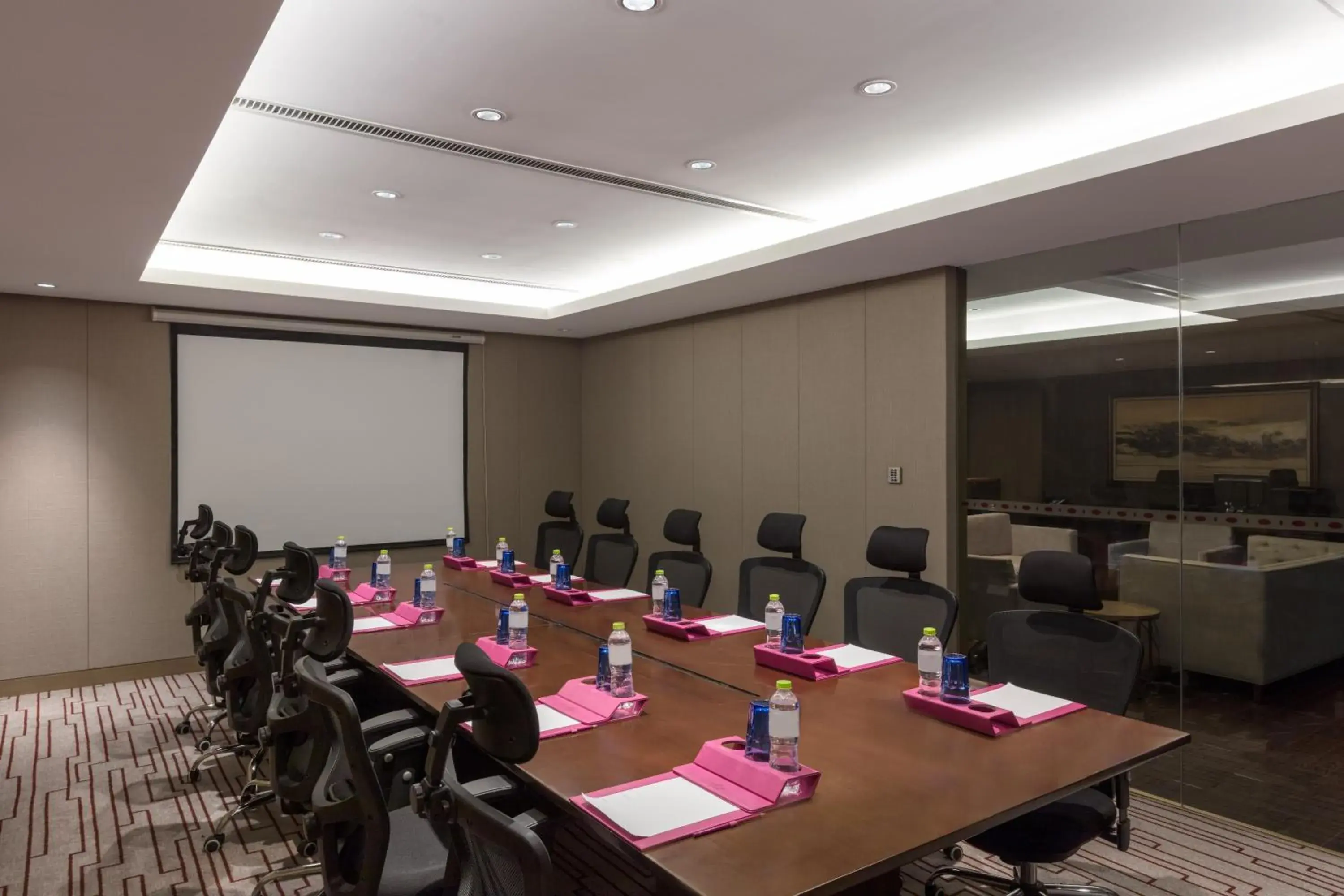 Meeting/conference room, Business Area/Conference Room in Crowne Plaza Xuzhou Dalong Lake, an IHG Hotel