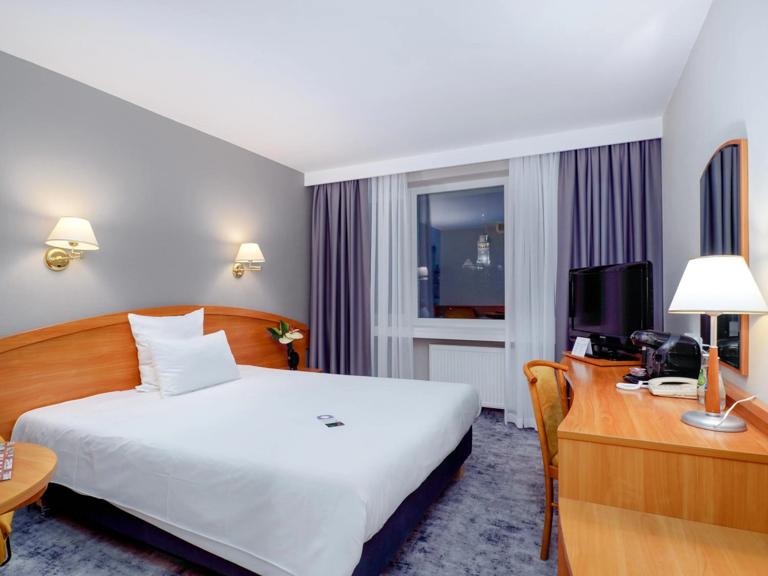 View (from property/room), Bed in Mercure Czestochowa Centrum