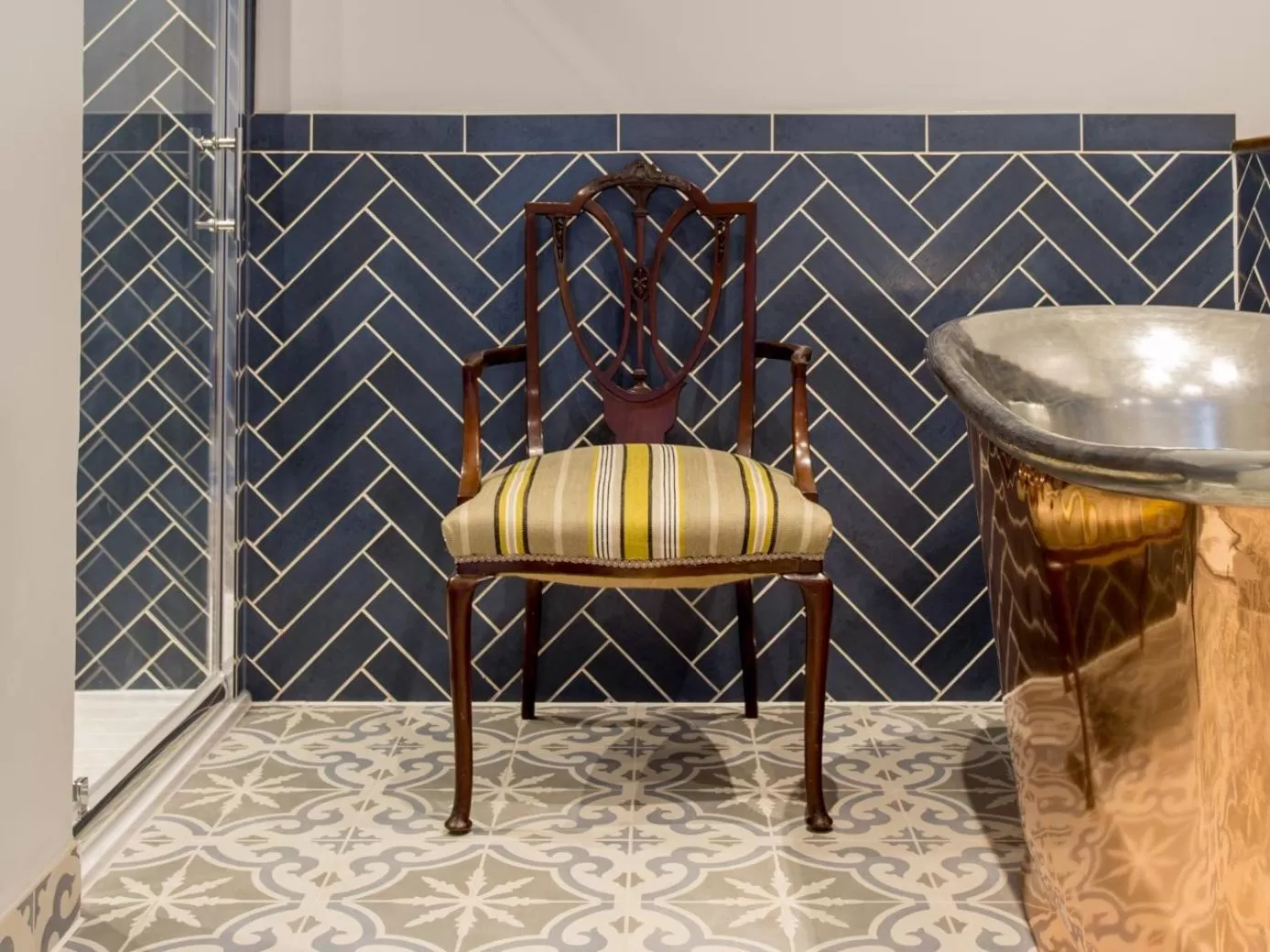 Bathroom in The Cornish Arms