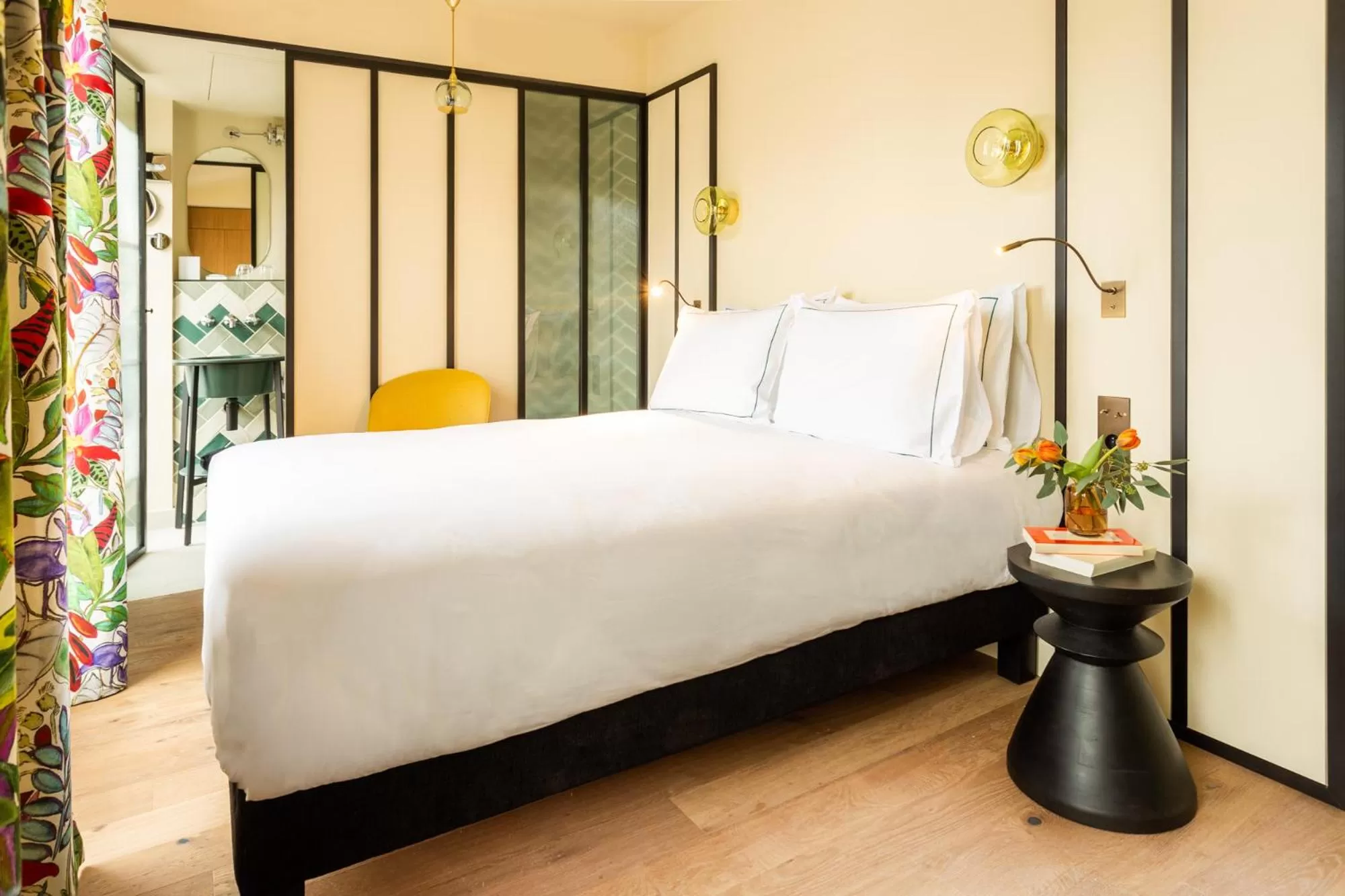 Bed in Bonsoir Madame