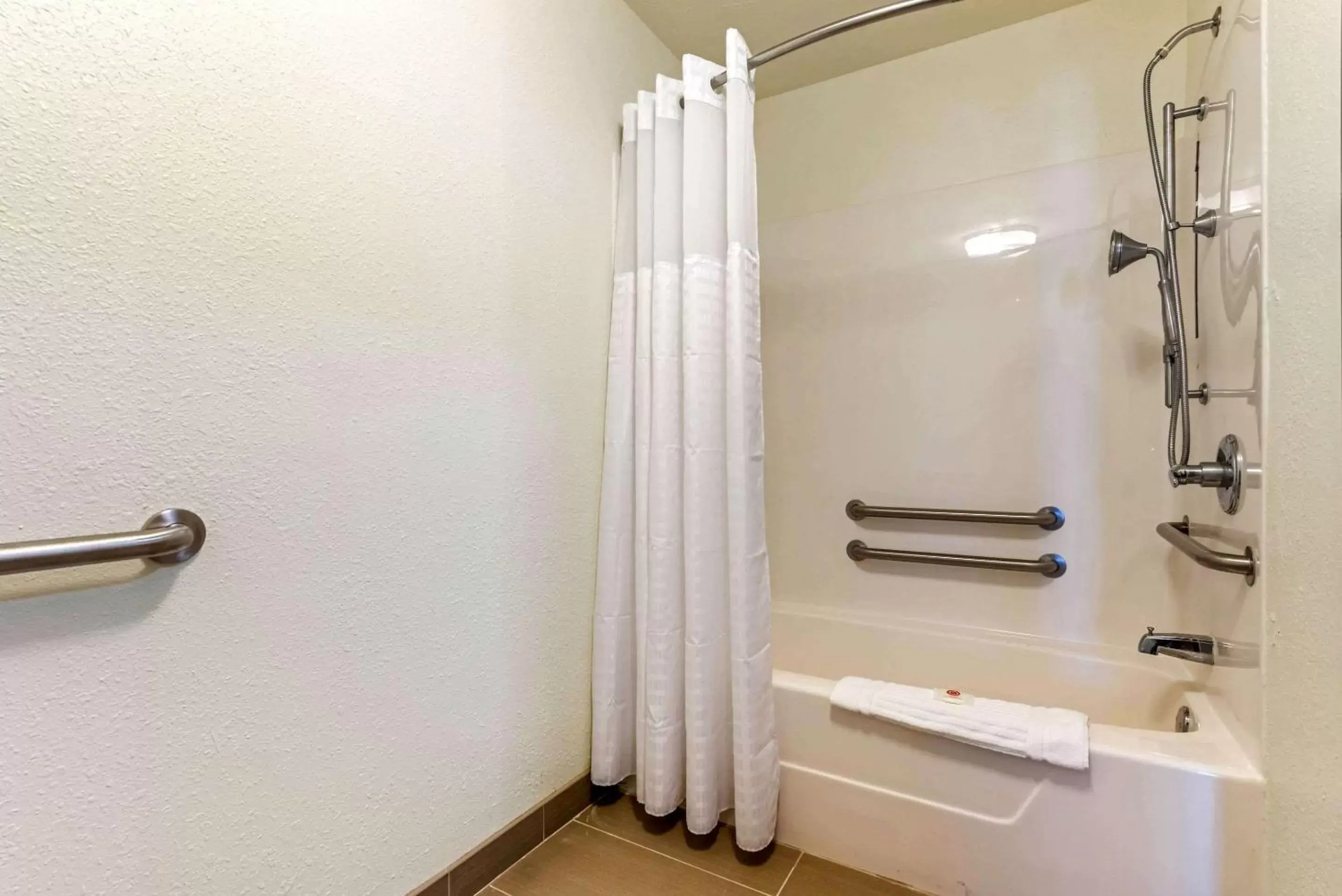 Bathroom in Comfort Inn & Suites near Route 66 Award Winning Gold Hotel 2021