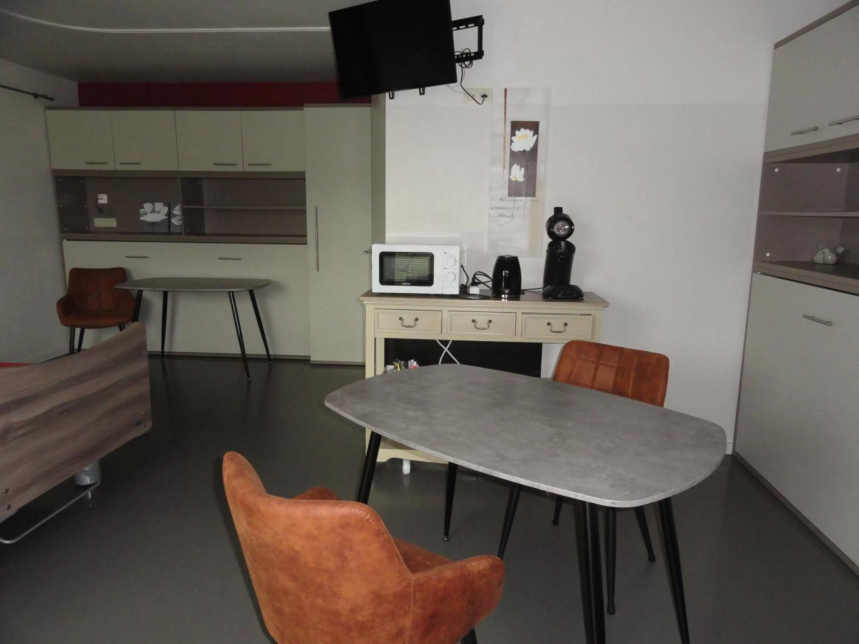 Dining area in B&B Altijd Genieten