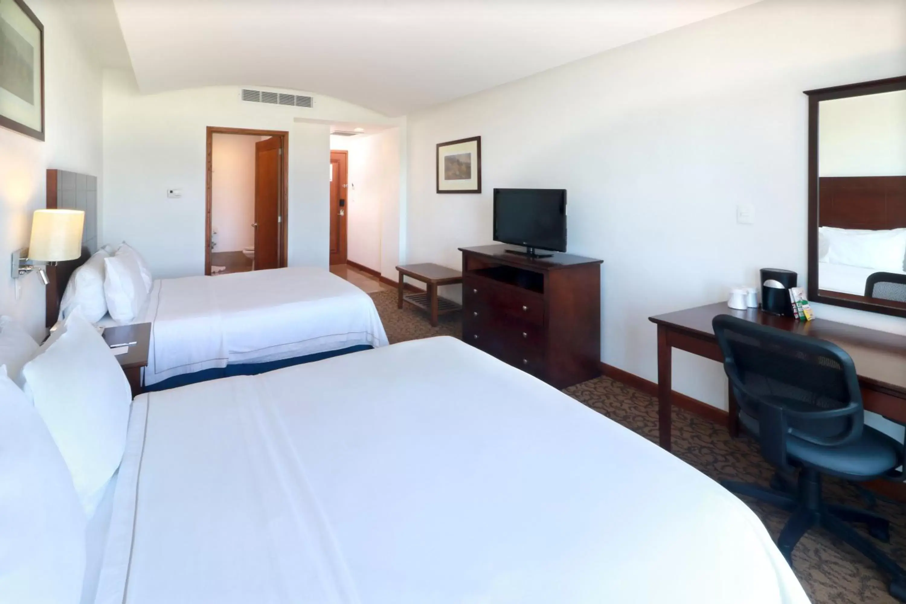 Standard Double Room with Two Double Beds and City View in Holiday Inn Express Nuevo Laredo by IHG Standard Double Room with Two Double Beds and City View in Holiday Inn Express Nuevo Laredo by IHG