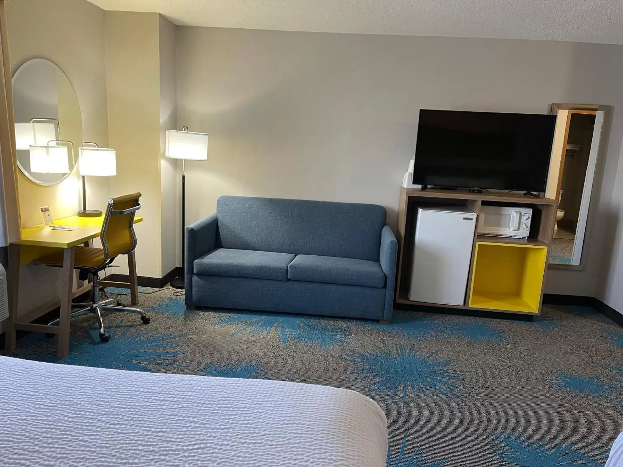 Seating Area in Days Inn by Wyndham Colby