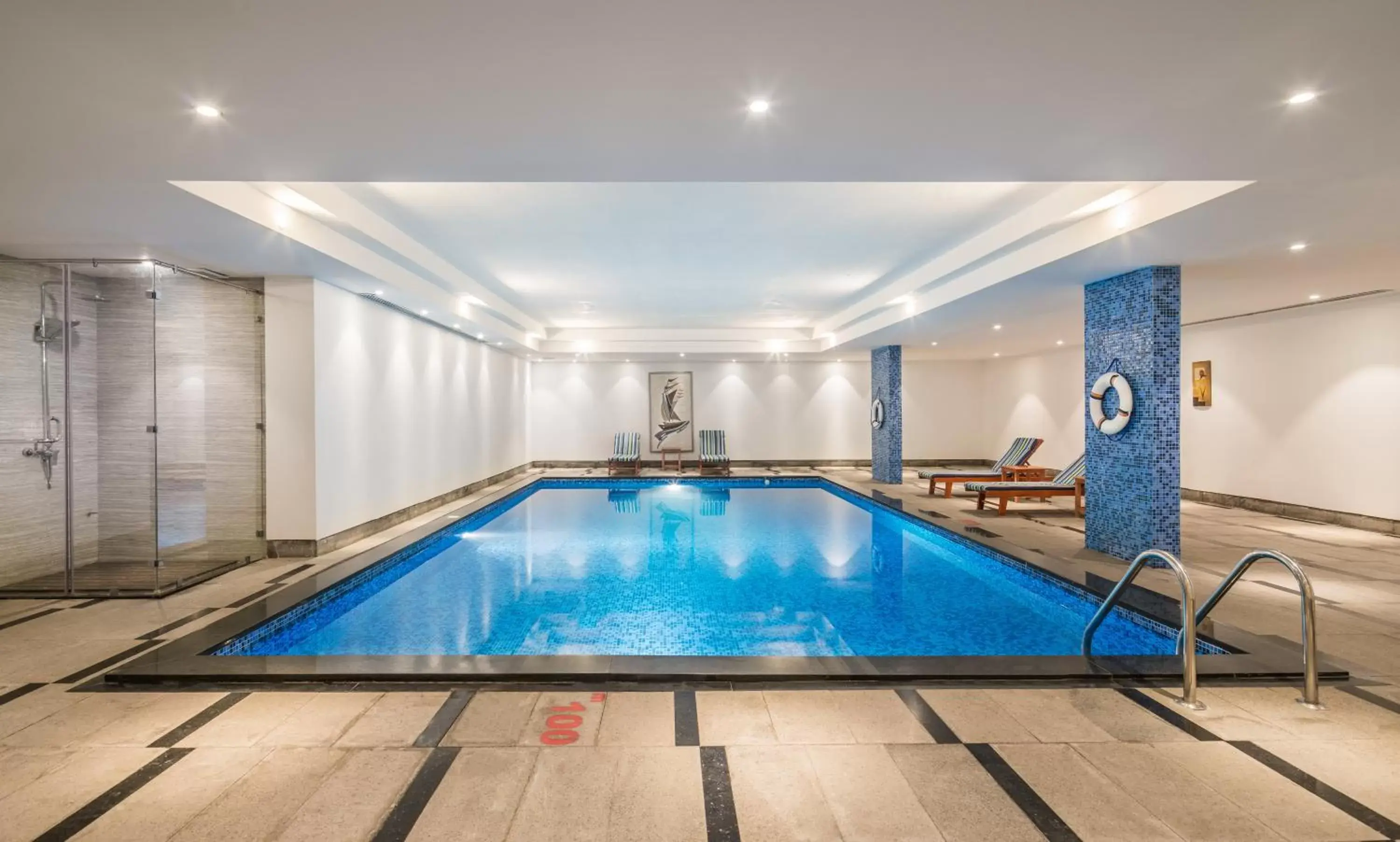 Swimming pool in Aber Al Sahafa Swimming pool in Aber Al Sahafa