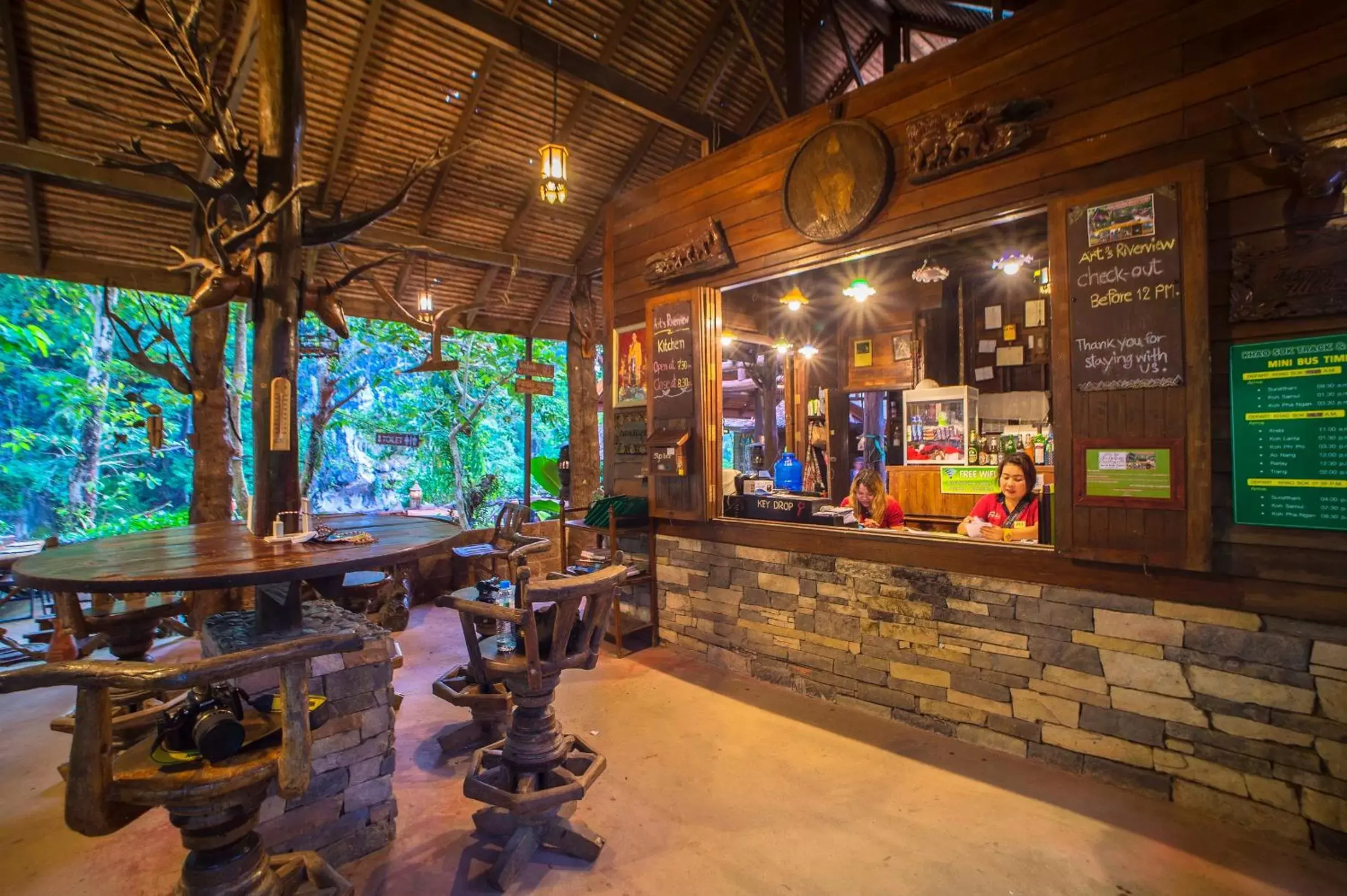 Restaurant/places to eat in Art's Riverview Lodge Restaurant/places to eat in Art's Riverview Lodge