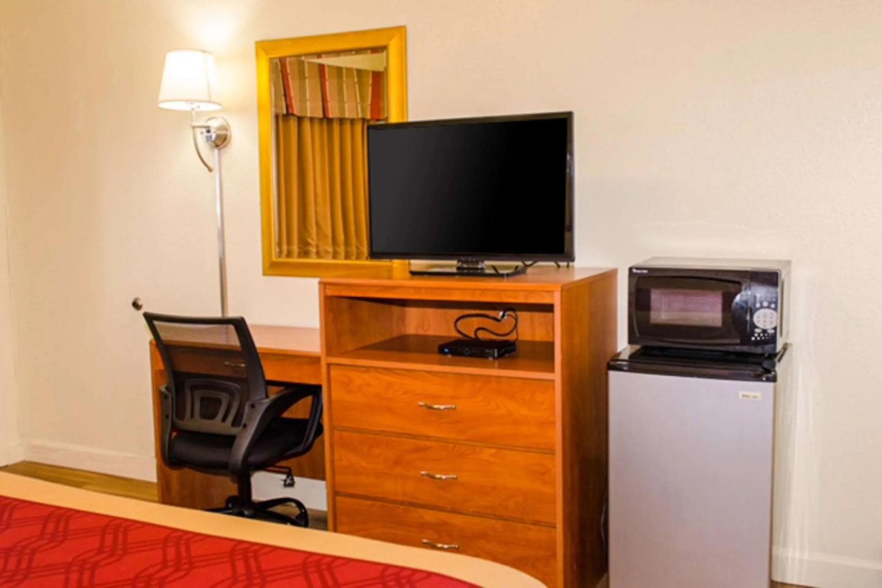 Bedroom in Econo Lodge Albuquerque East