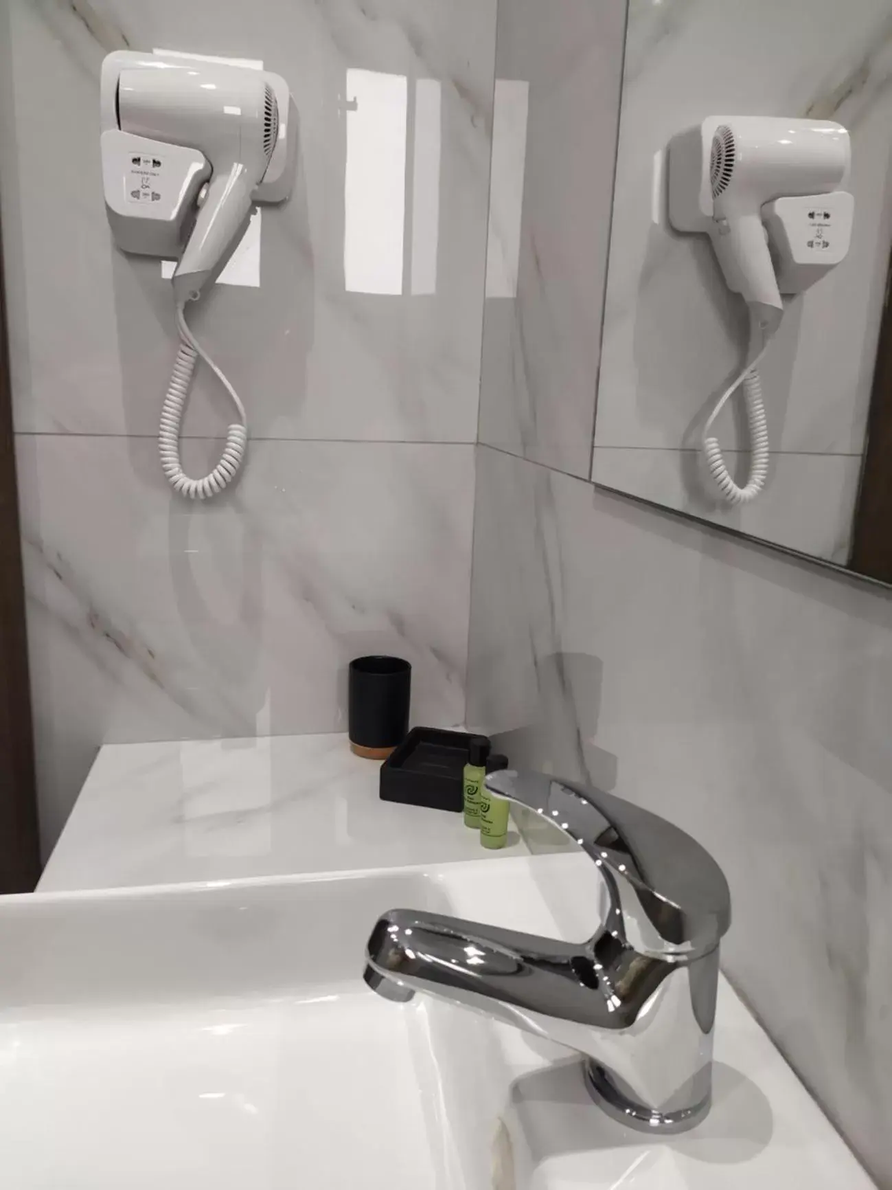 Bathroom in New Amaryllis Hotel