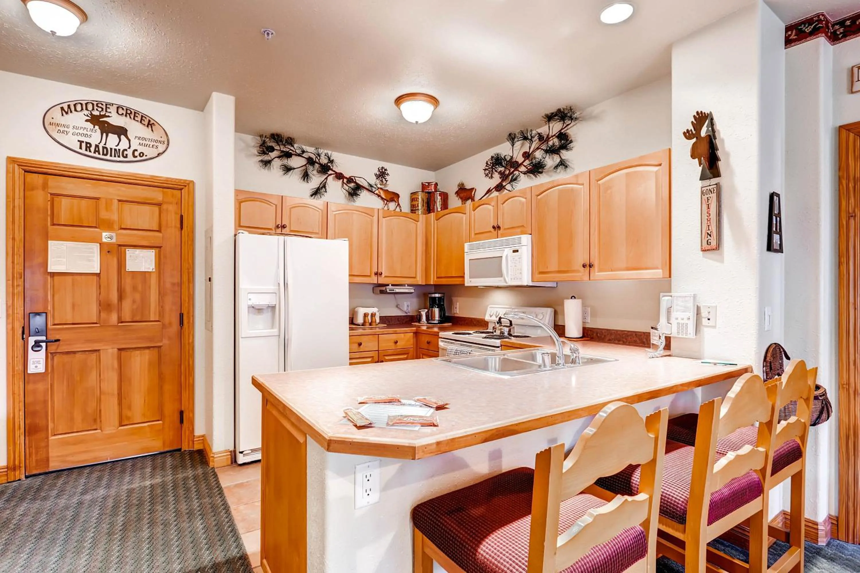 Kitchen or kitchenette in Gateway Mountain Lodge, A Vail Resorts Property