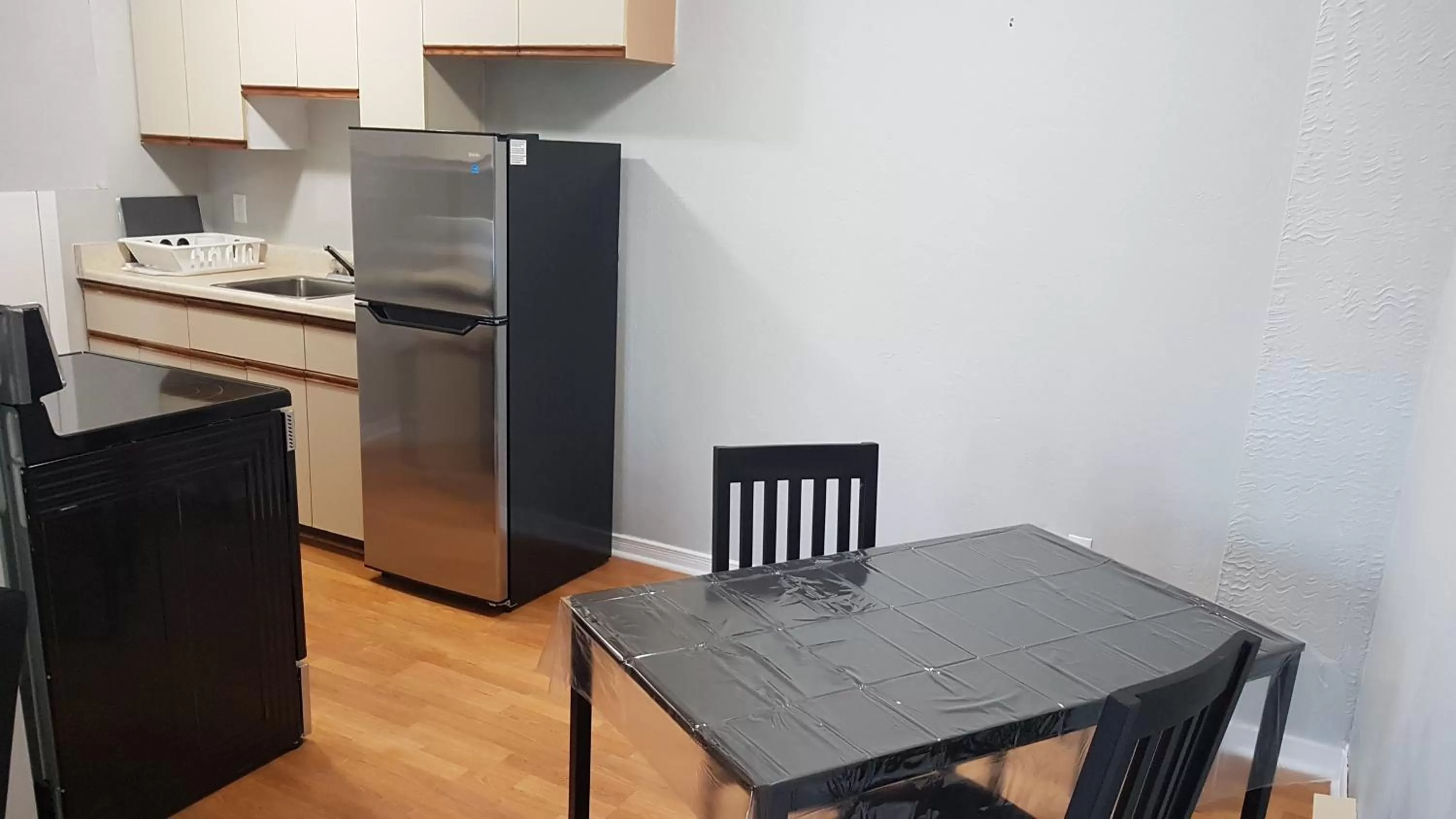 Kitchen or kitchenette in Executive Suites