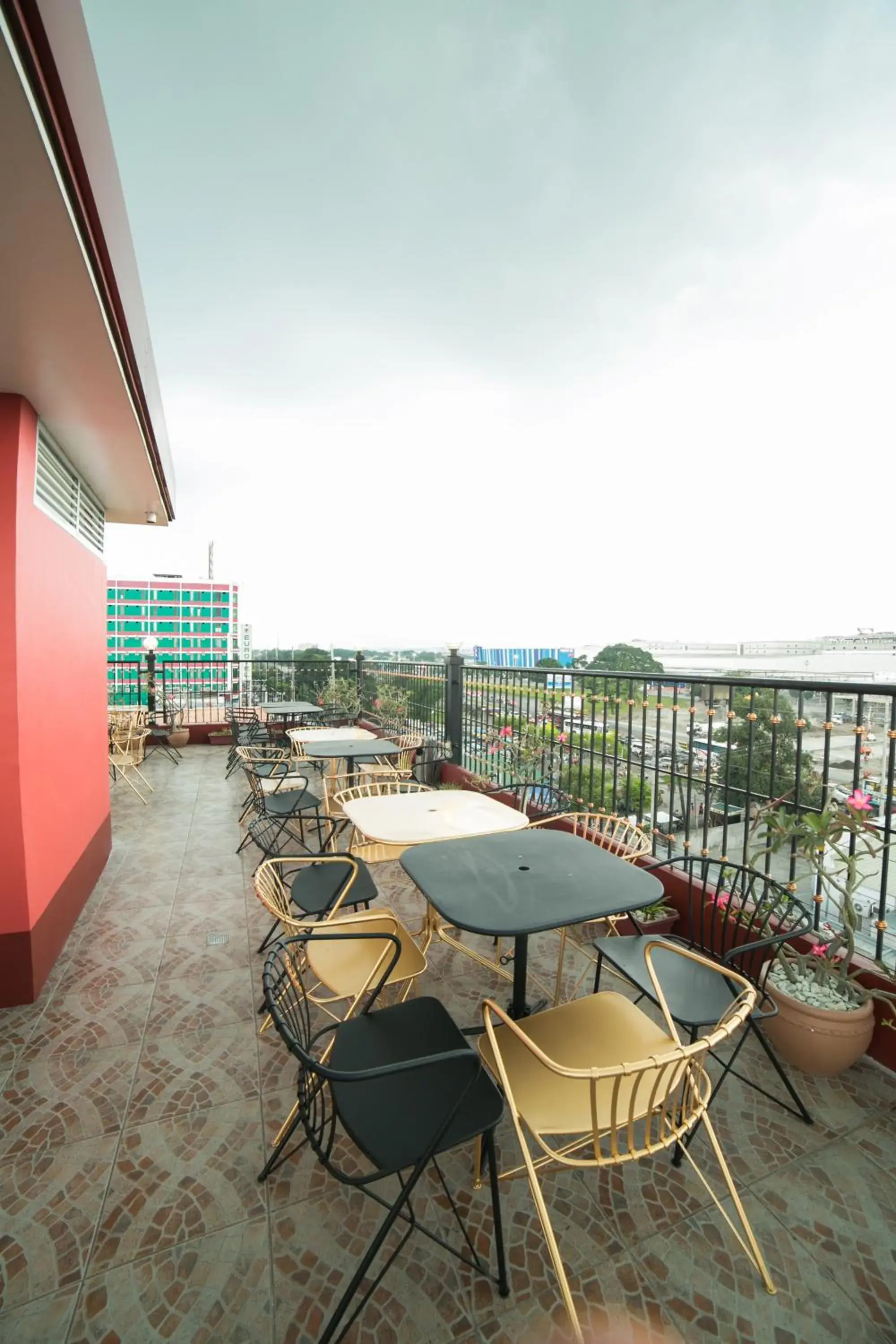 Restaurant/places to eat, Patio/Outdoor Area in 950 Condotel