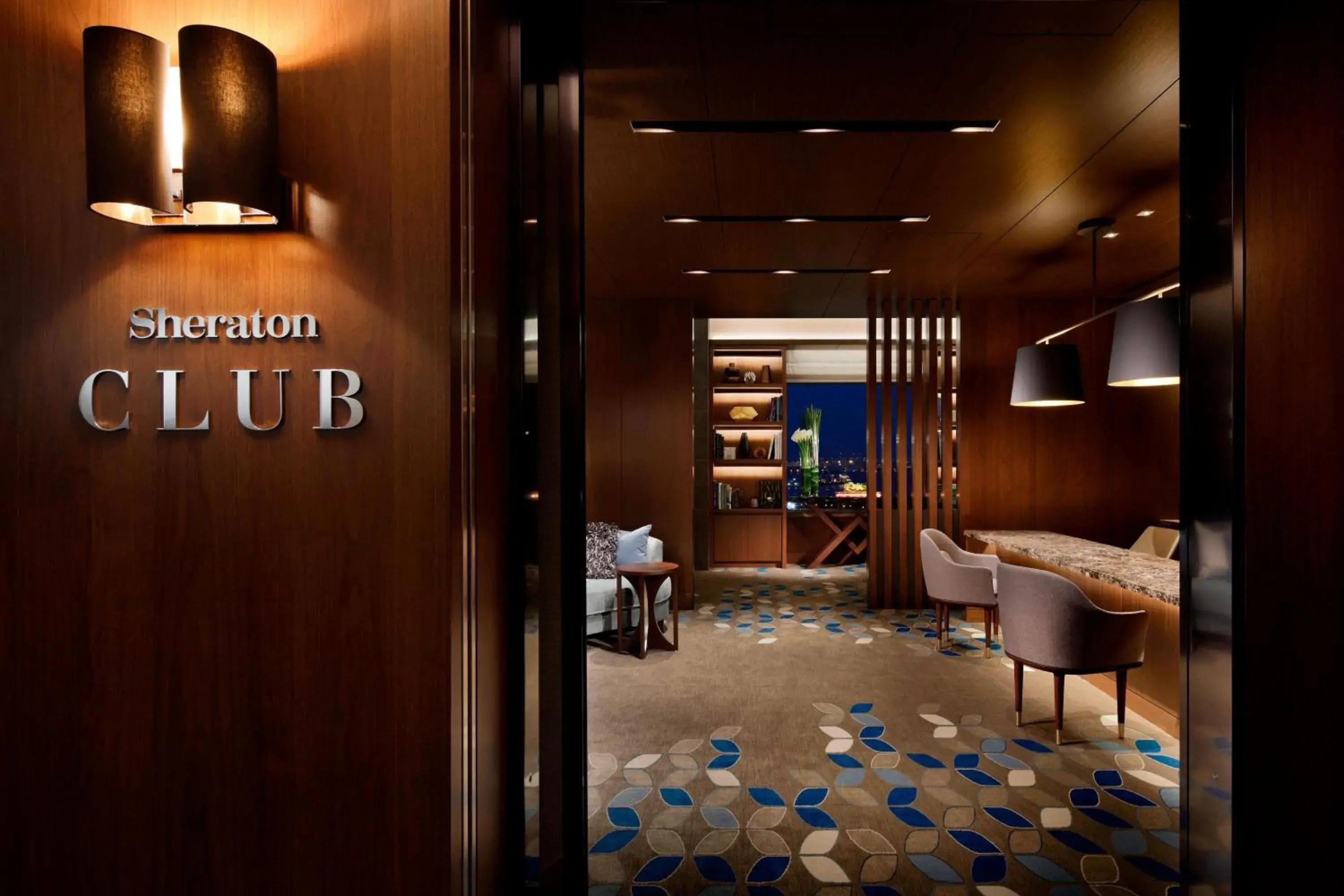 Lounge or bar in Yokohama Bay Sheraton Hotel and Towers