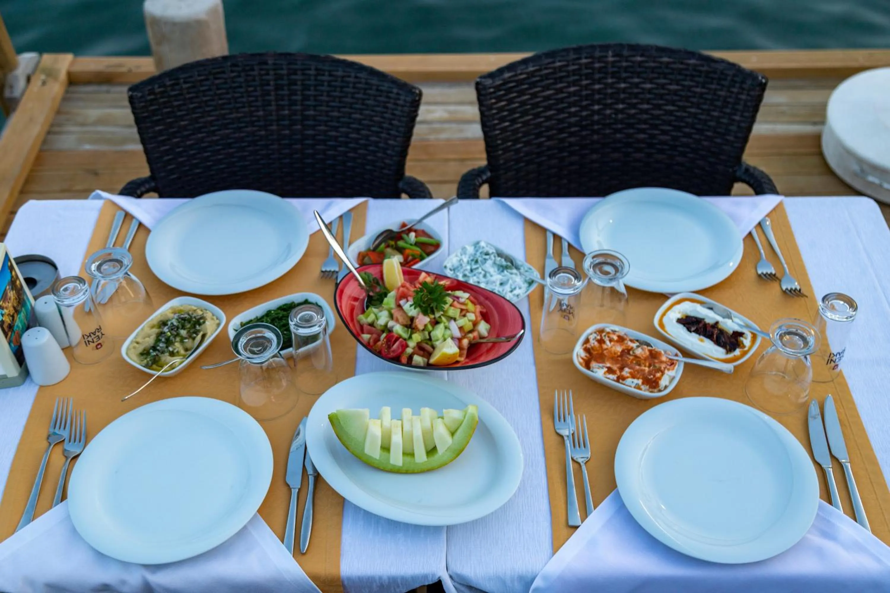 Restaurant/places to eat in Orcey Hotel