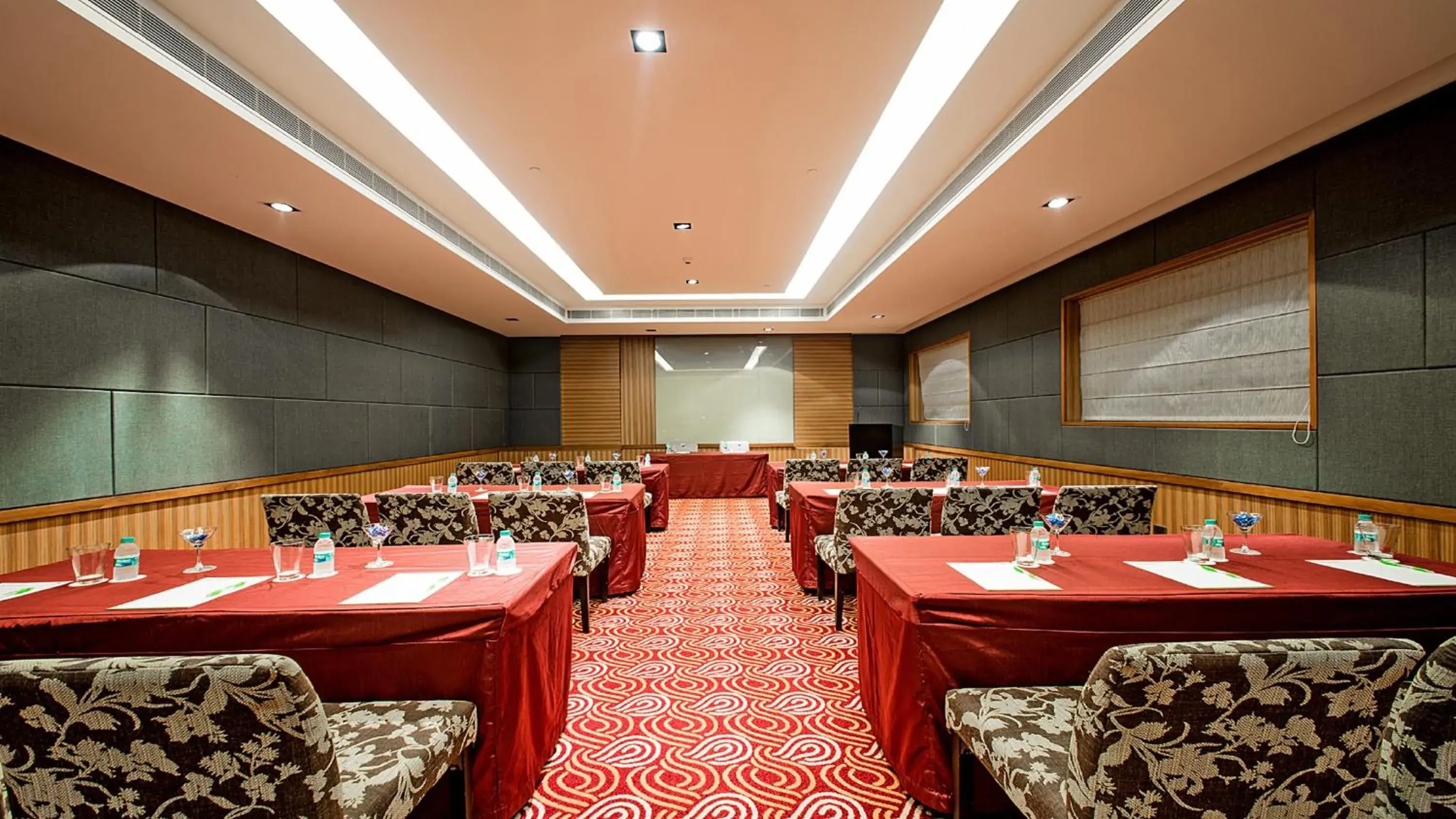 Meeting/conference room in Holiday Inn Amritsar Ranjit Avenue, an IHG Hotel
