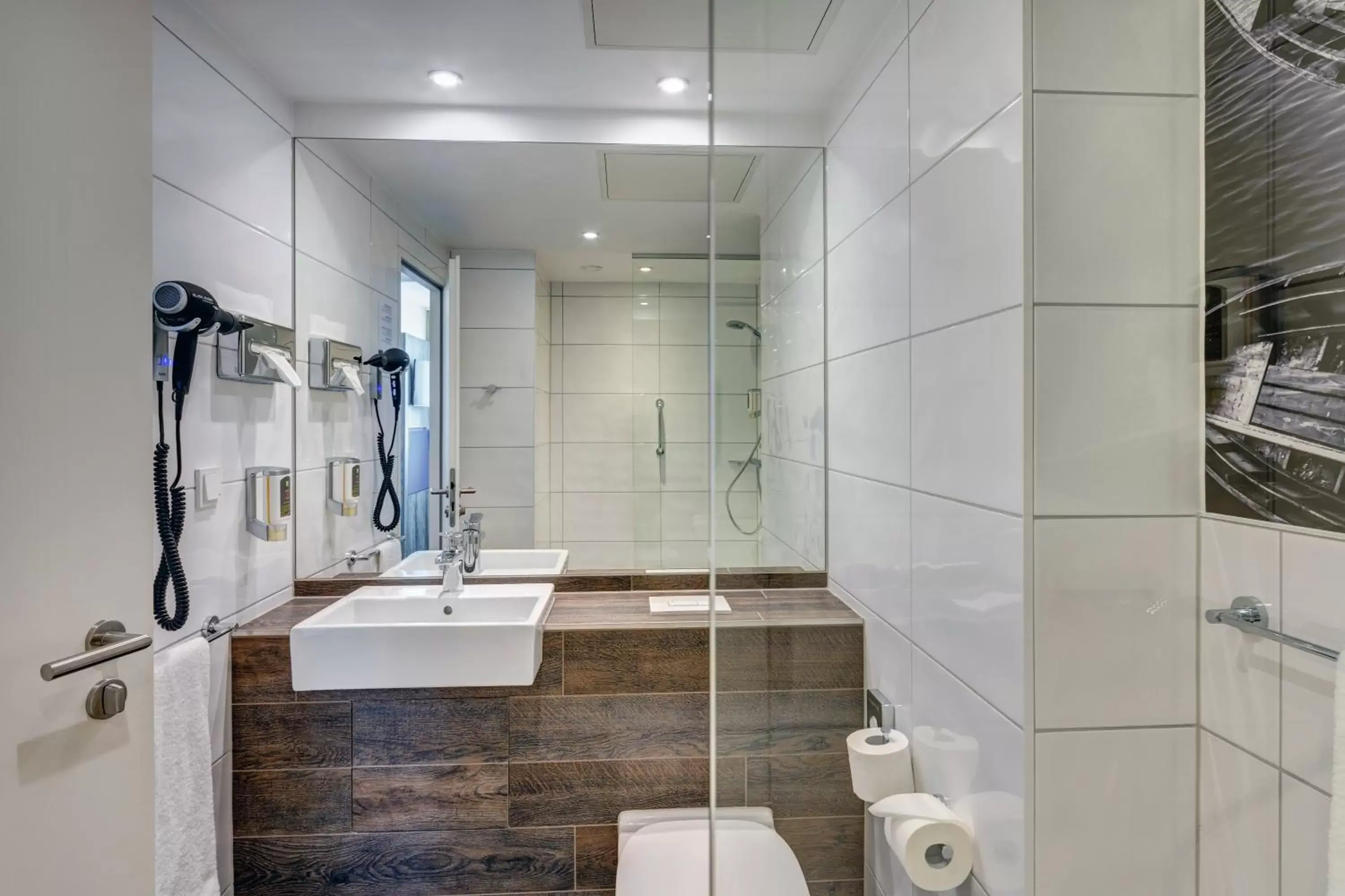 Shower, Bathroom in ibis Styles Tuebingen