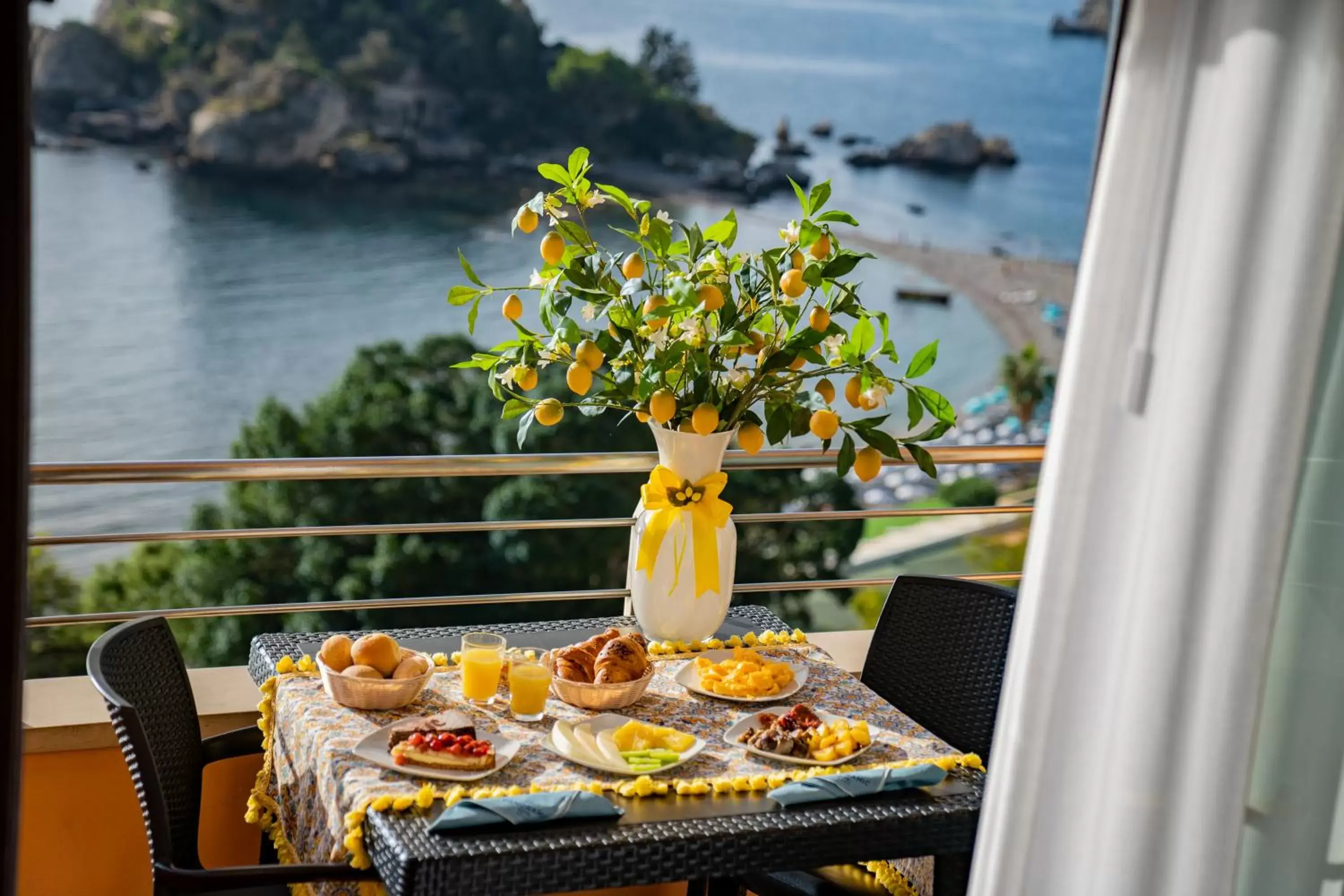 Double or Twin Room with Sea View in Taormina Panoramic Hotel Double or Twin Room with Sea View in Taormina Panoramic Hotel