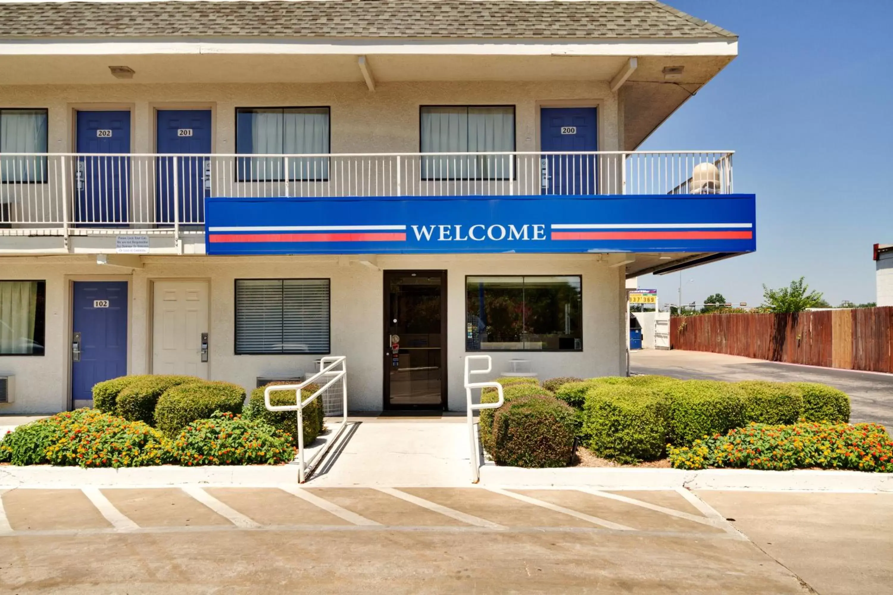Facade/entrance in Motel 6-Irving, TX - Dallas Facade/entrance in Motel 6-Irving, TX - Dallas
