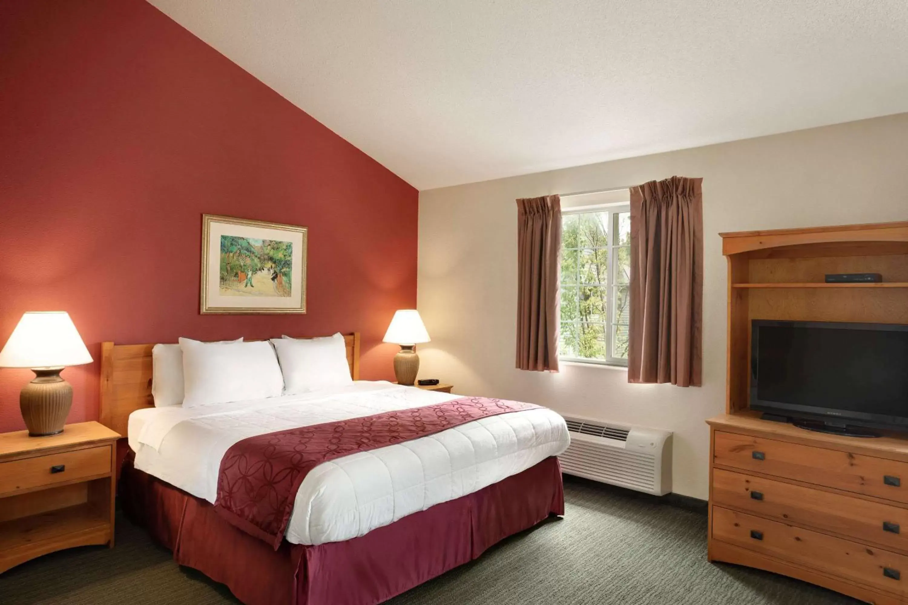 Photo of the whole room, Bed in Baymont by Wyndham Wichita East