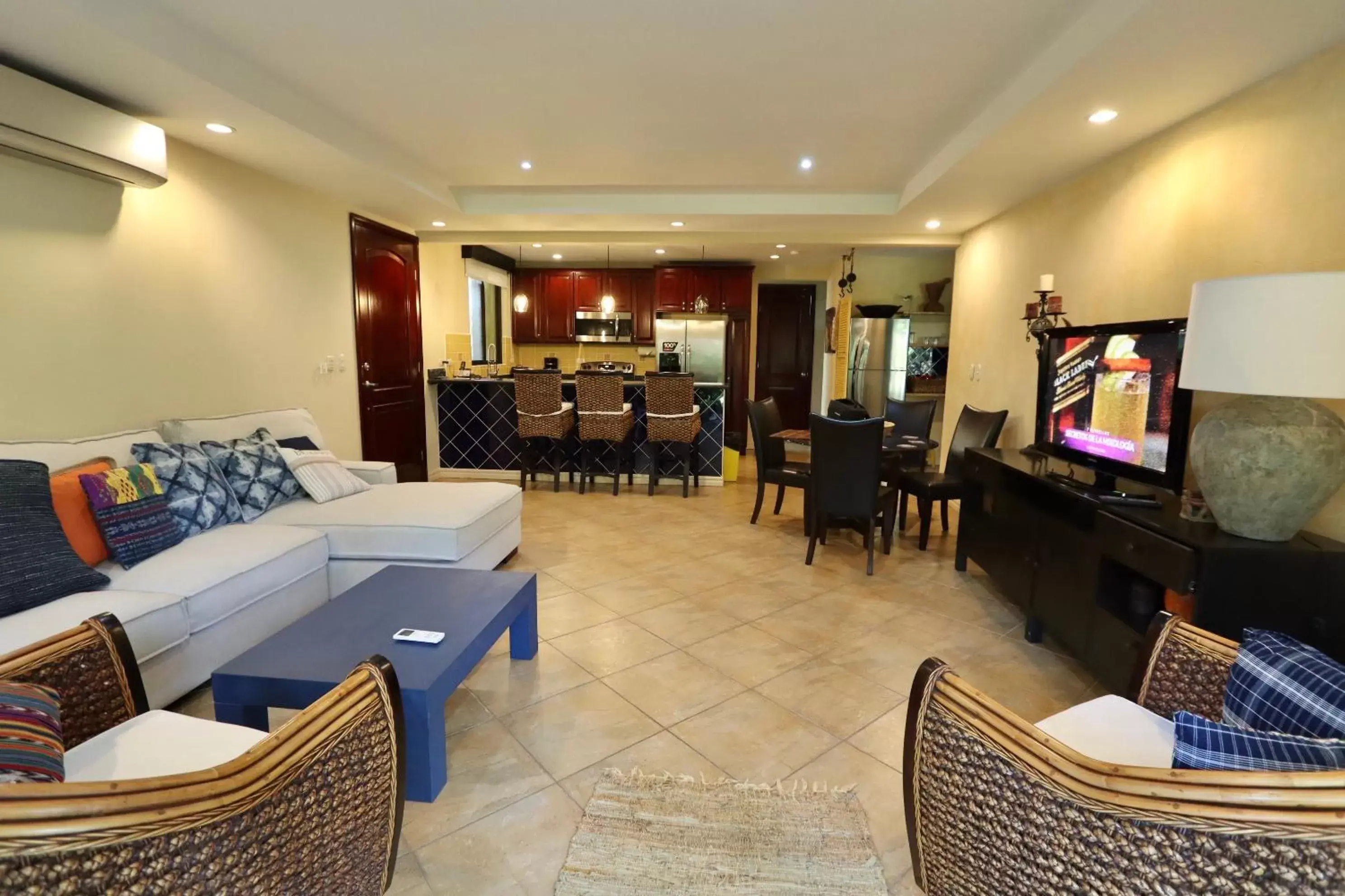 Living room, Restaurant/Places to Eat in Monte Carlo Luxury Condominiums