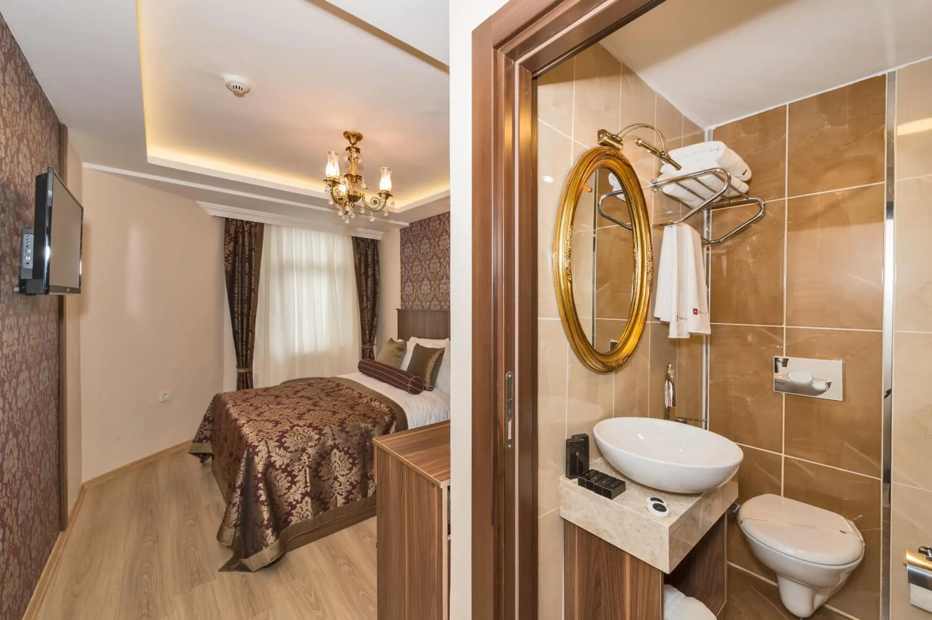 Photo of the whole room, Bathroom in Marmara Place Old City Hotel