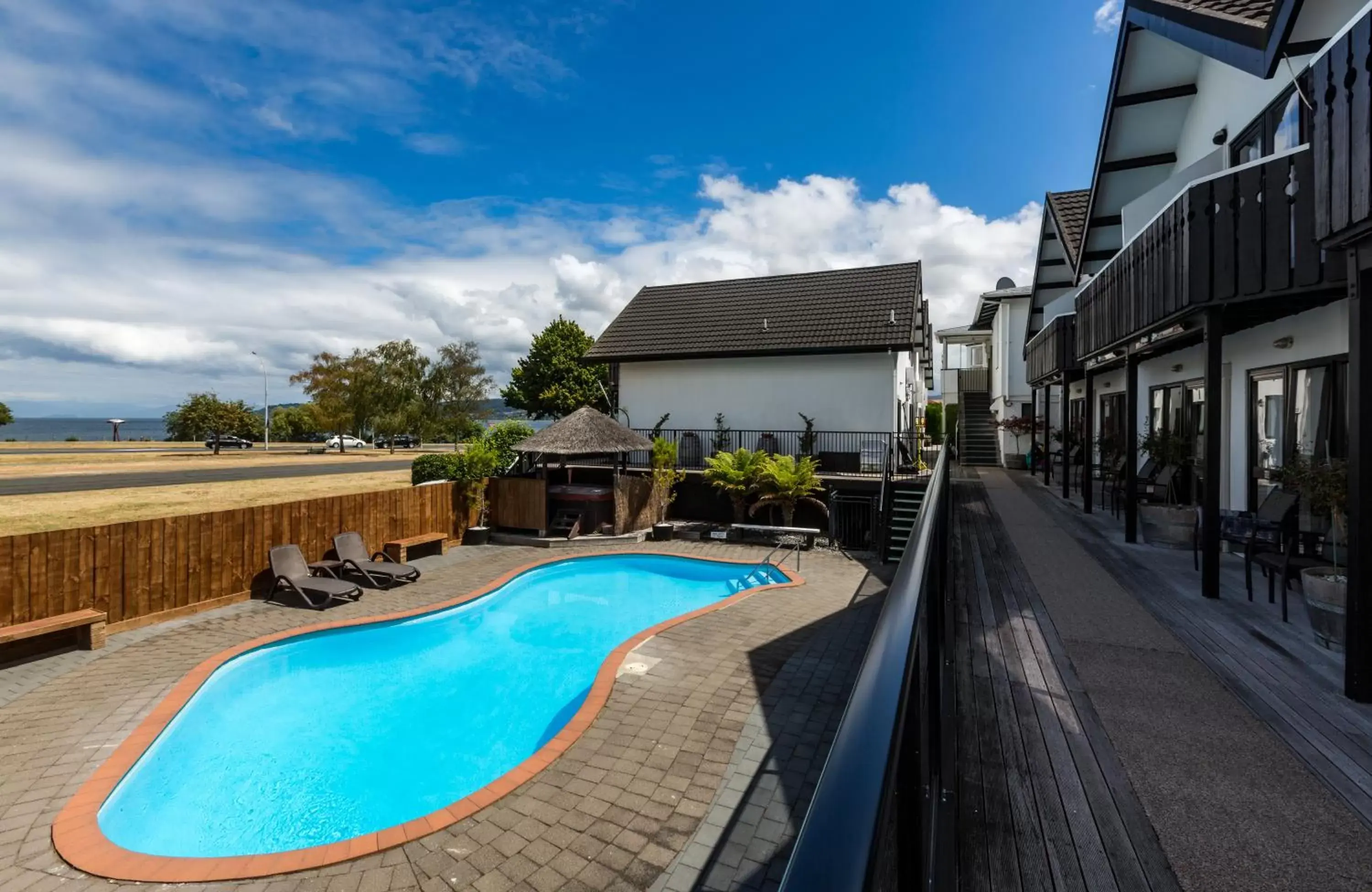 Property building, Swimming Pool in Le Chalet Suisse Motel Taupo