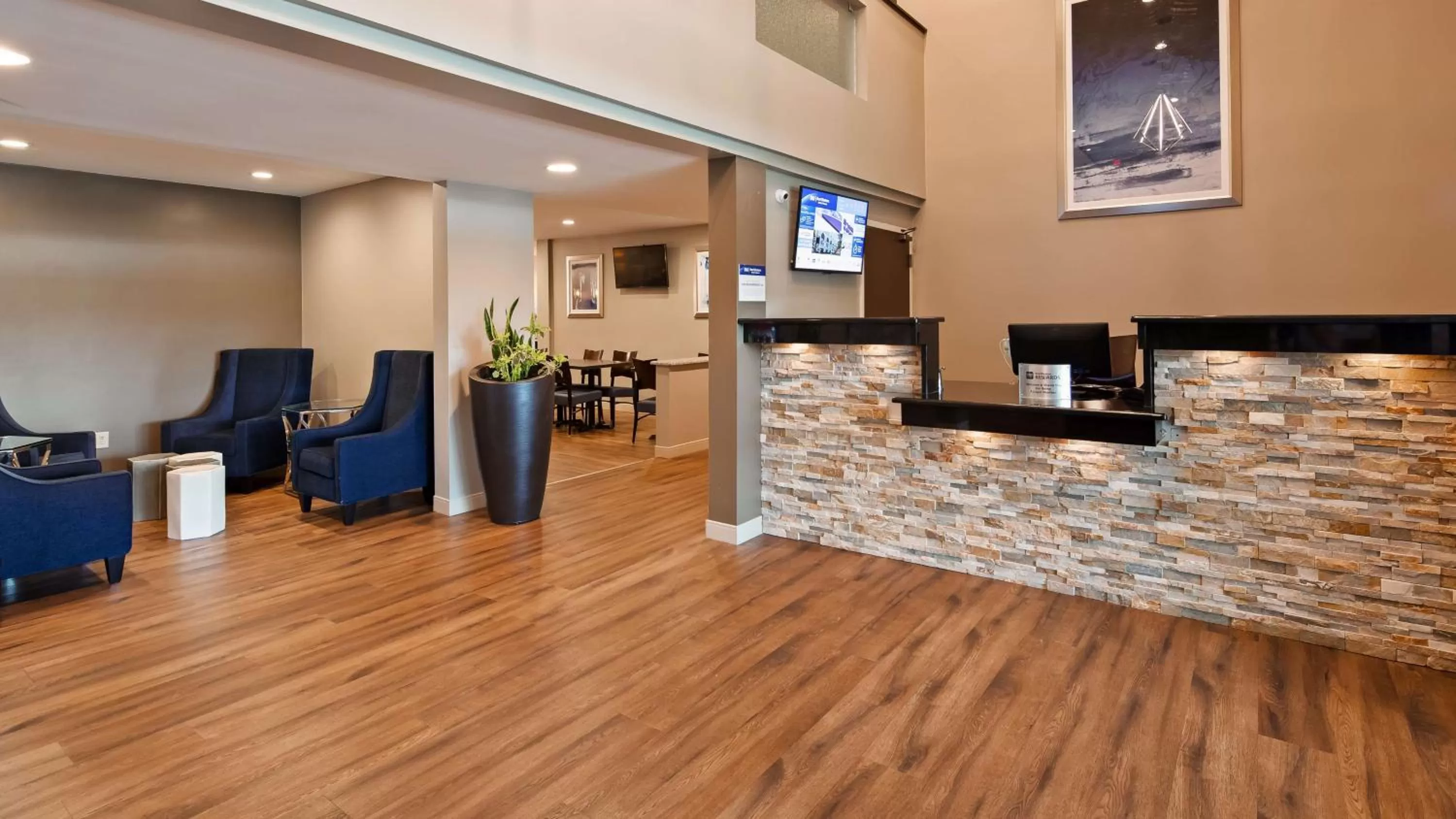 Lobby or reception in Best Western La Plata Inn