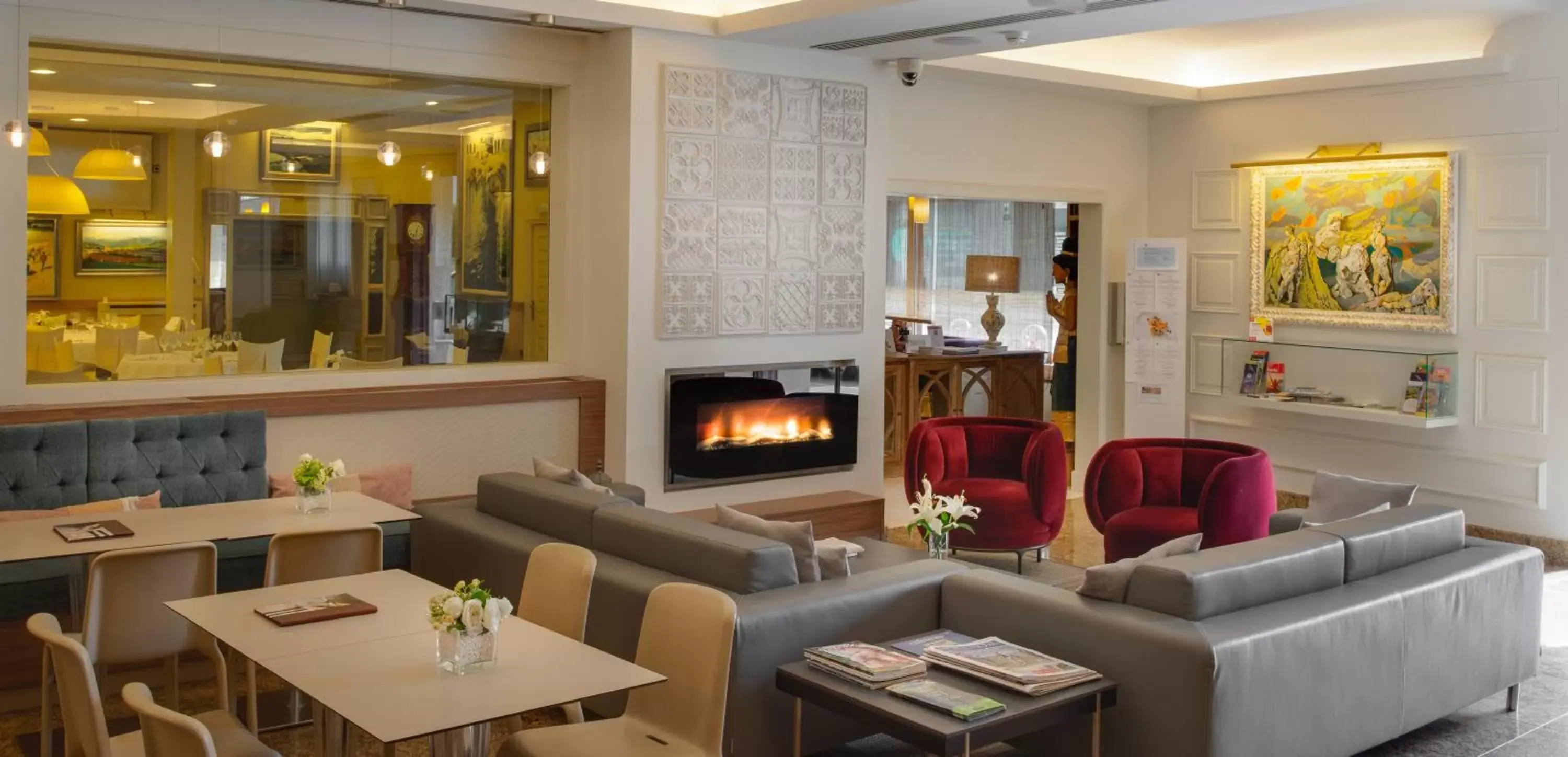 Lounge or bar in Hotel Pirineos