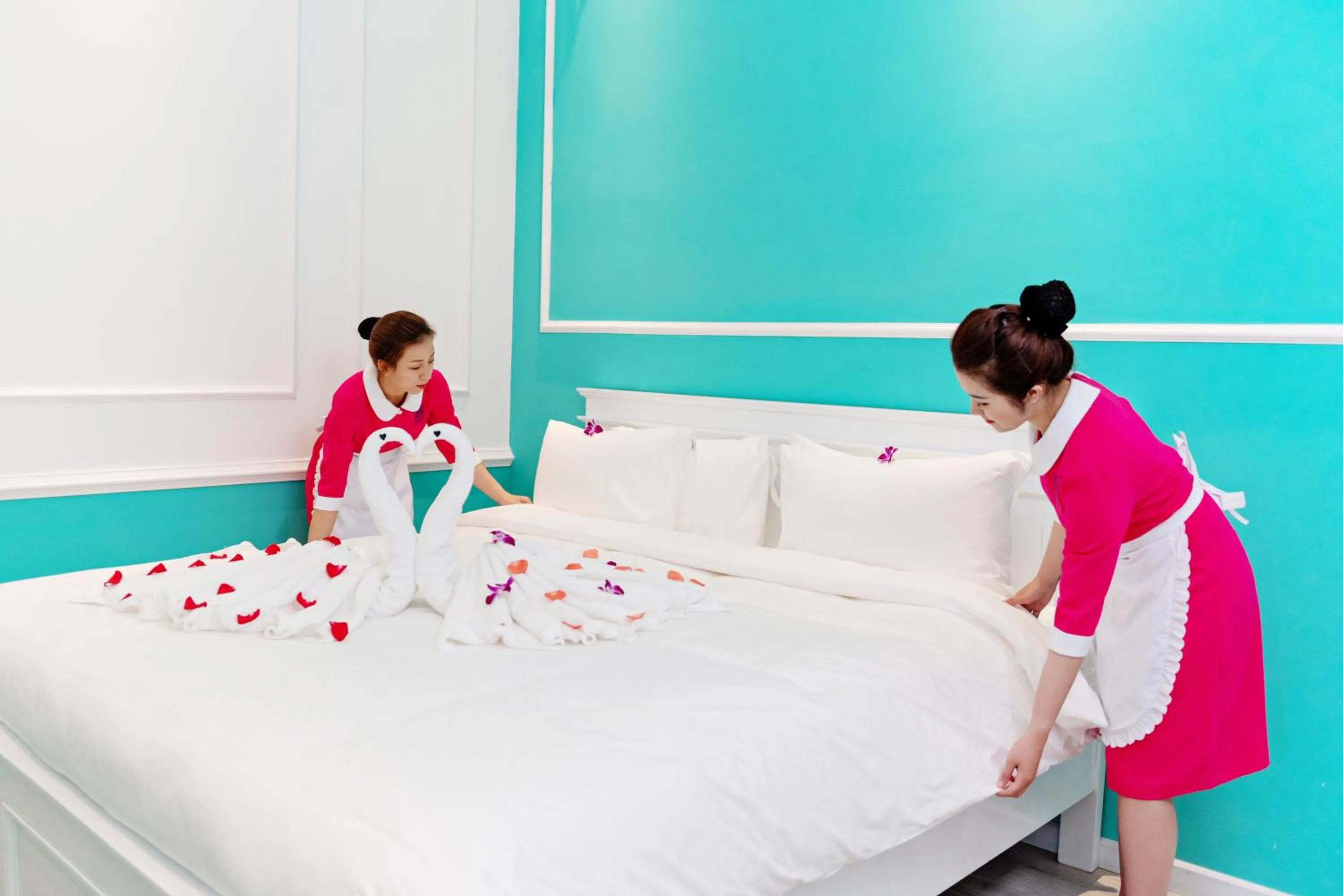 Staff, Bed in Dalat Boutique Hotel