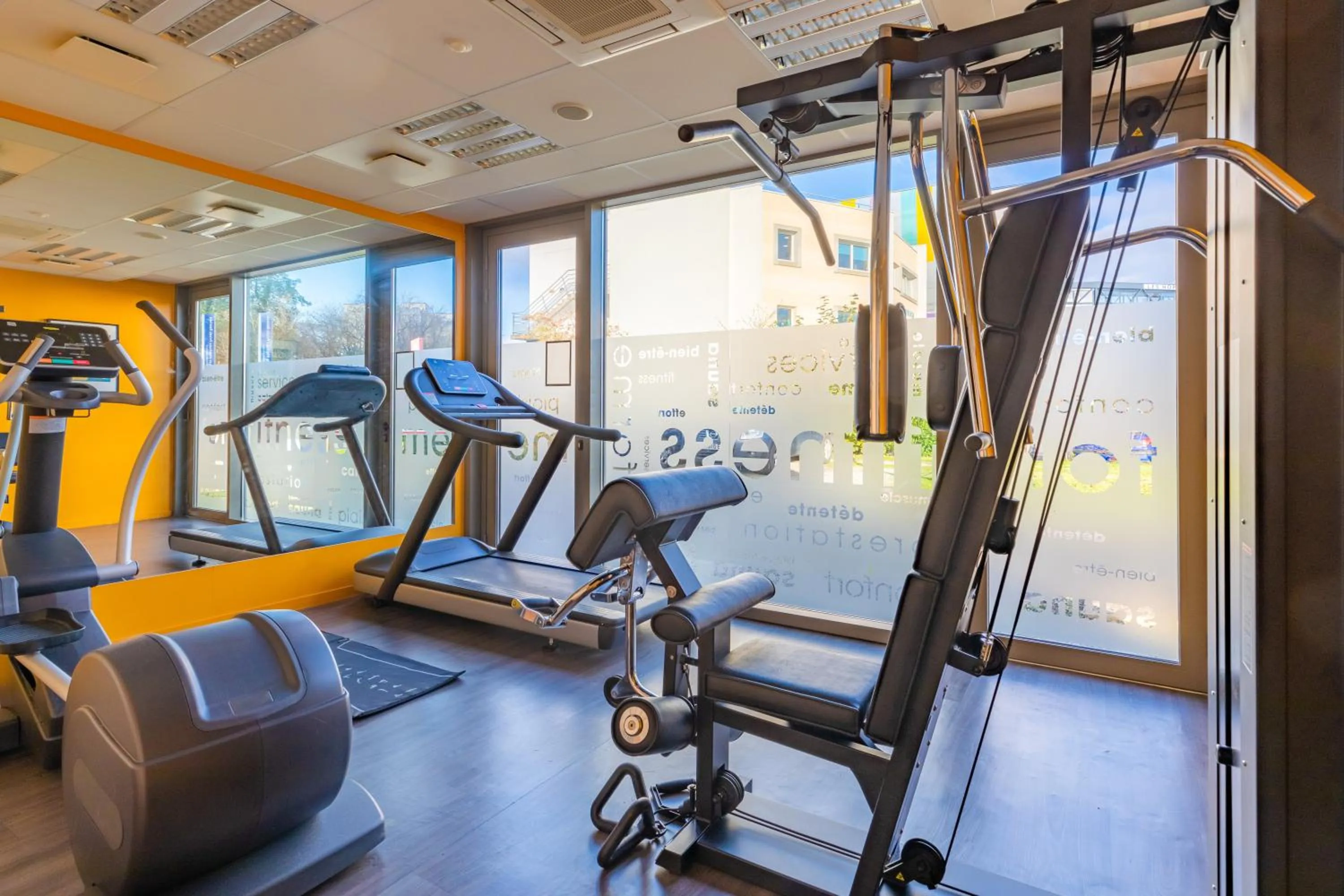 Fitness centre/facilities in Appart’City Confort Rennes – Cesson Sévigné