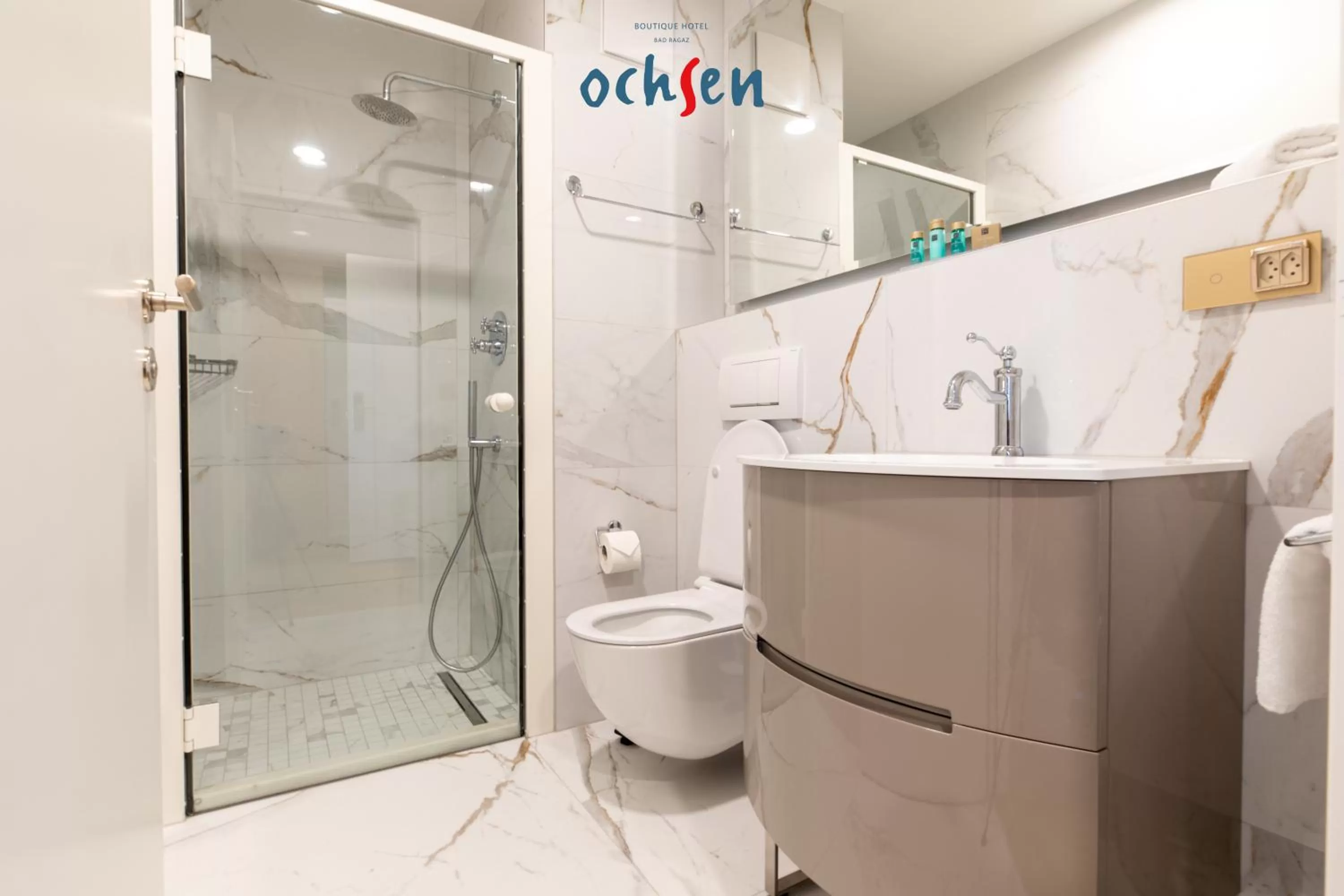 Shower in Boutique Hotel OchSen Self-Check-In
