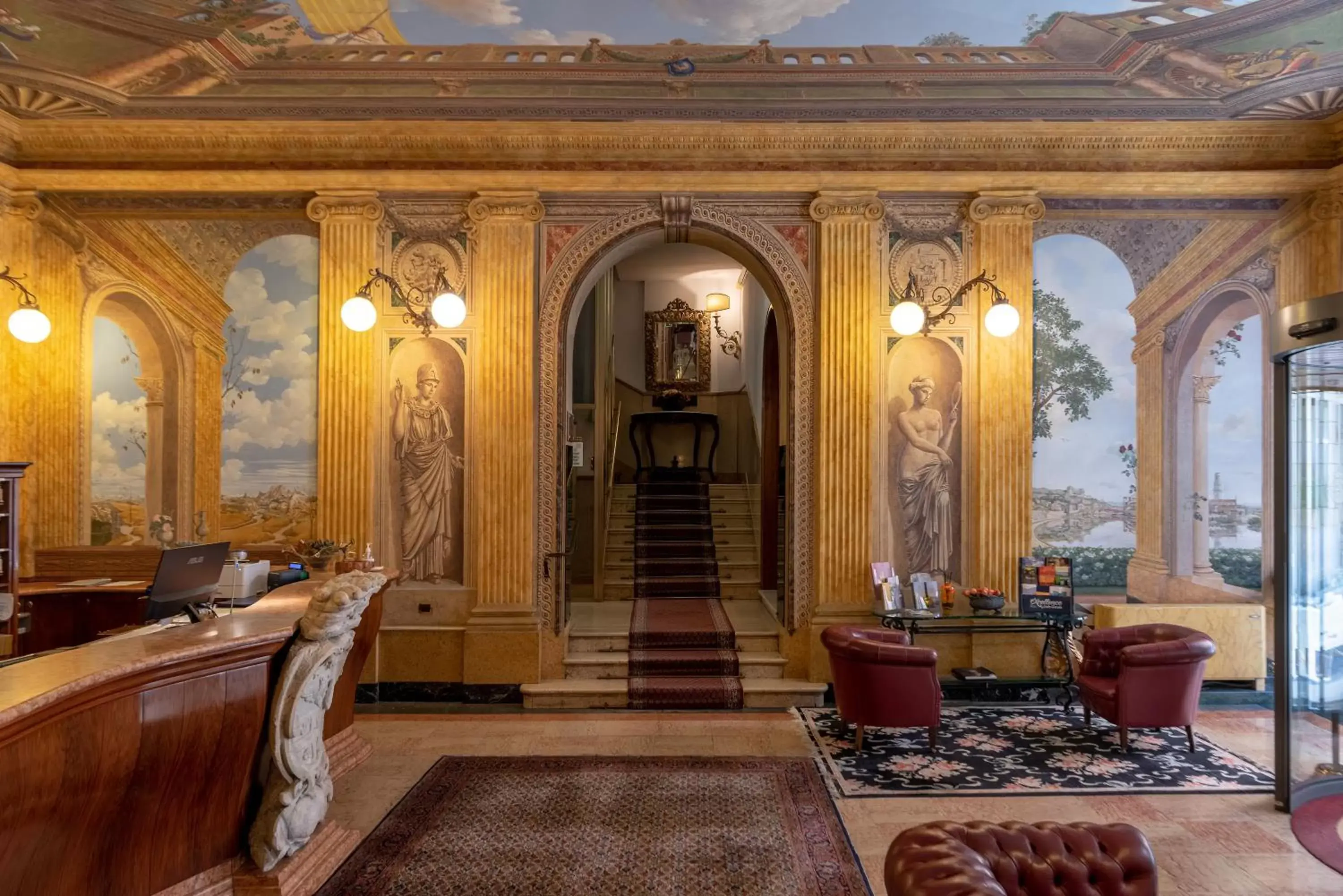 Lobby or reception in Hotel Colomba d'Oro