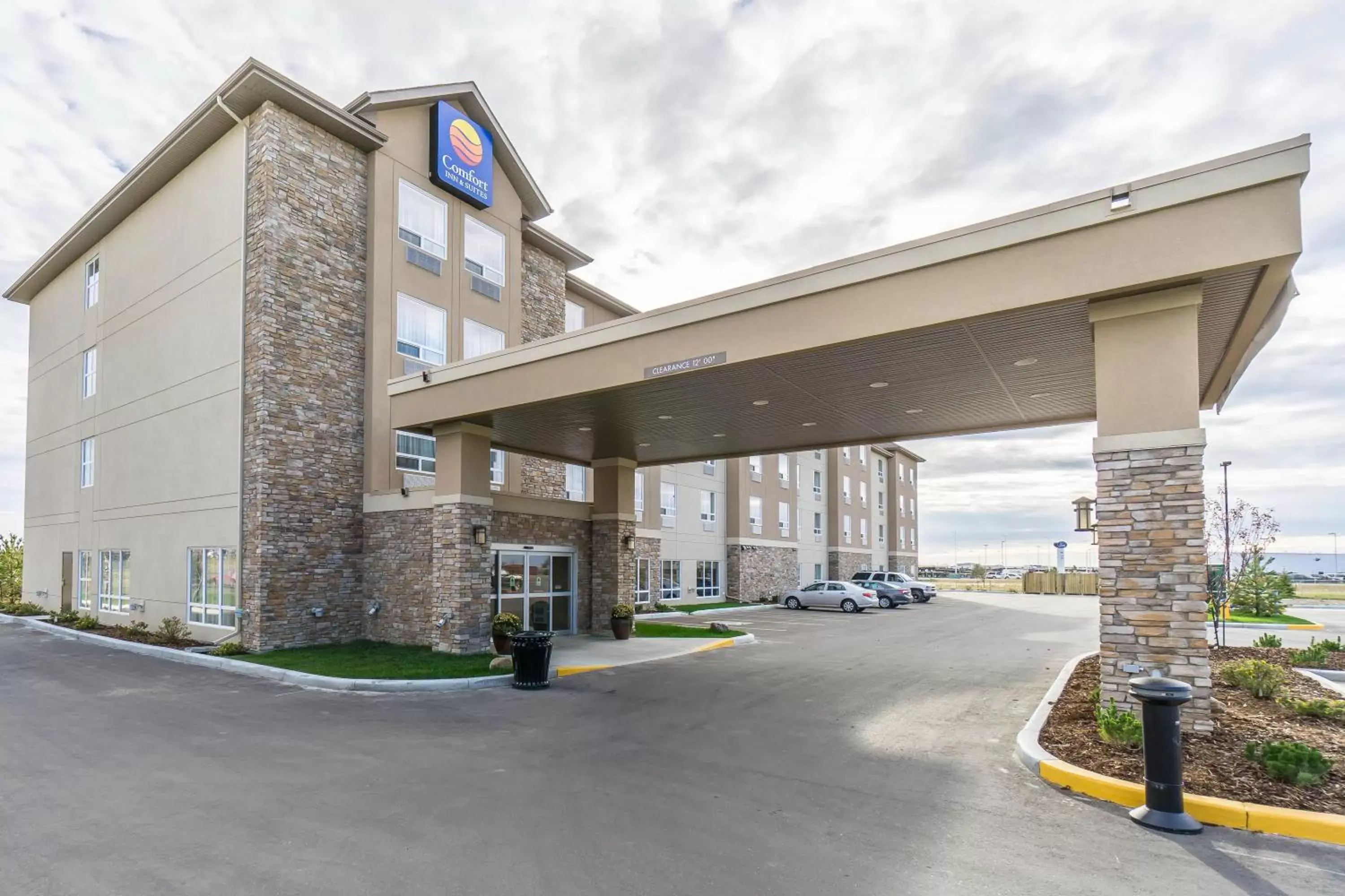 Facade/entrance, Property Building in Comfort Inn & Suites Edmonton International Airport