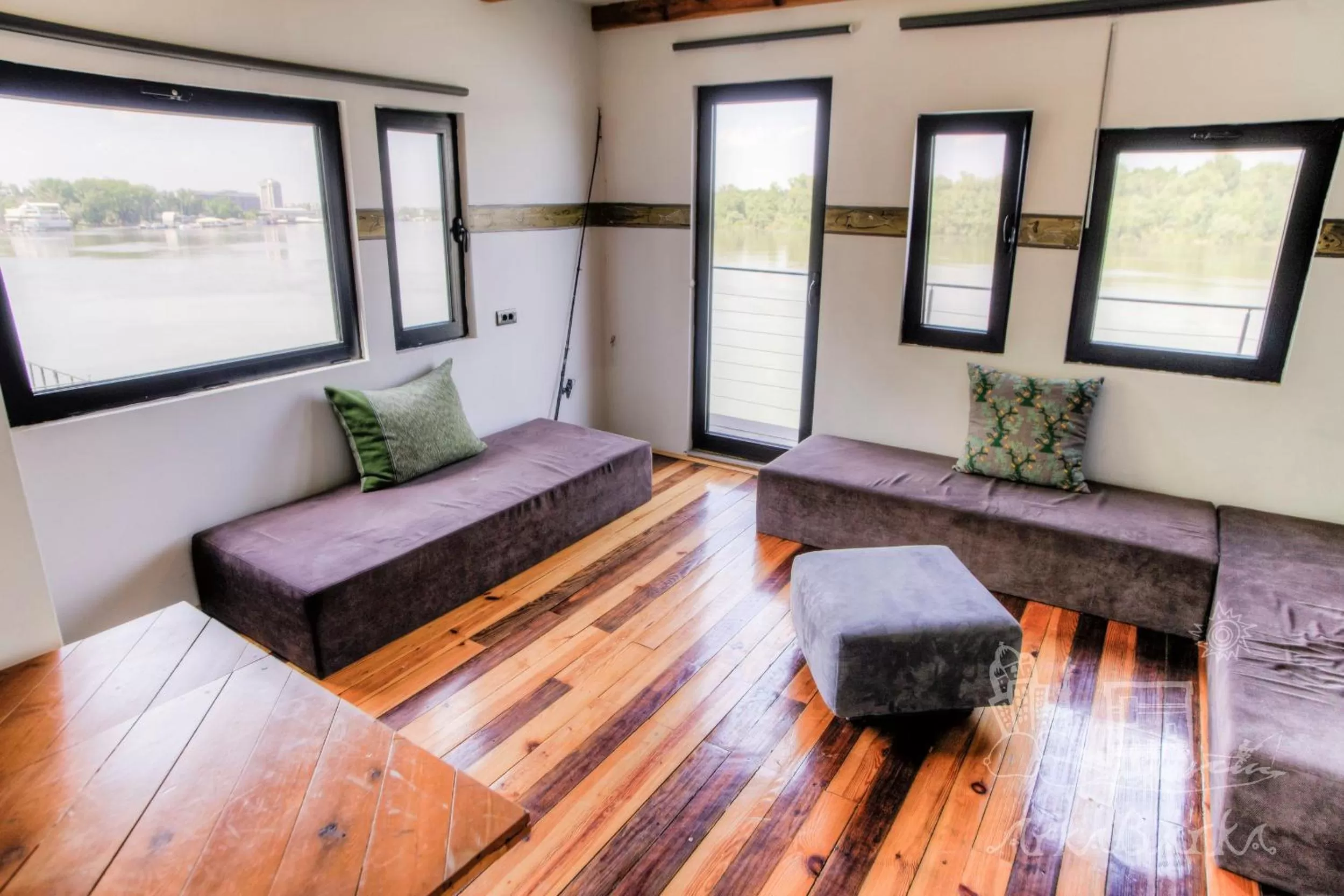 Spring in ArkaBarka 2- Floating Dream Rooms and Apartments