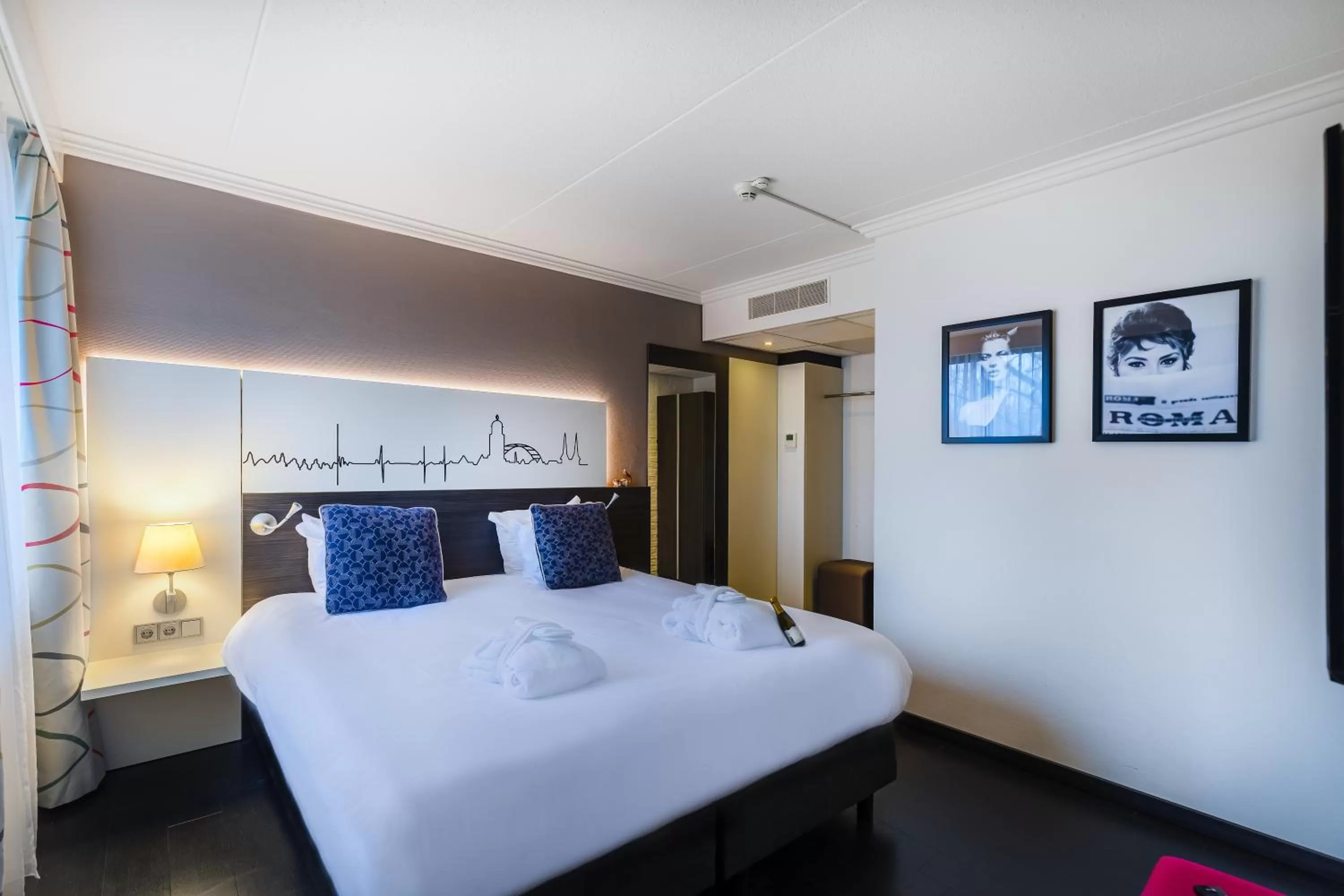 Bedroom, Bed in Postillion Hotel Deventer