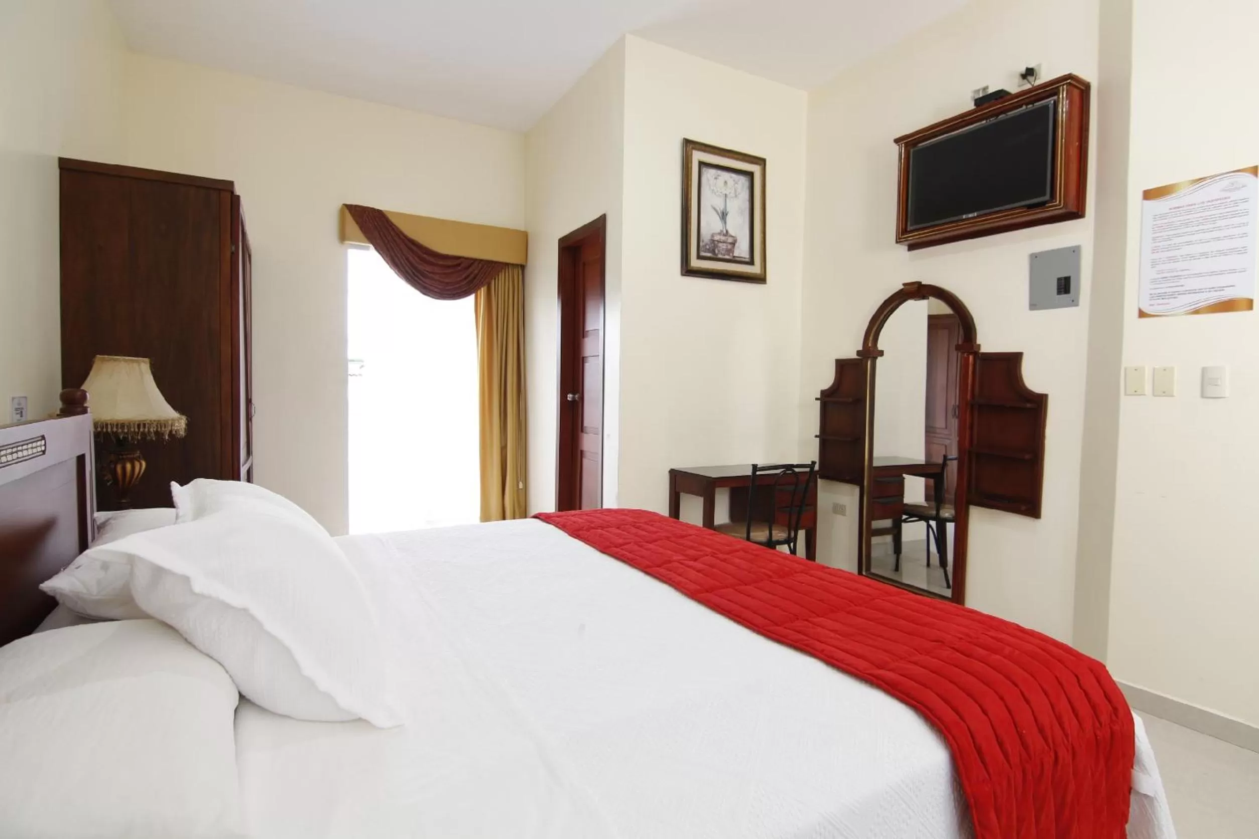 Bed in Hotel Versailles Internacional