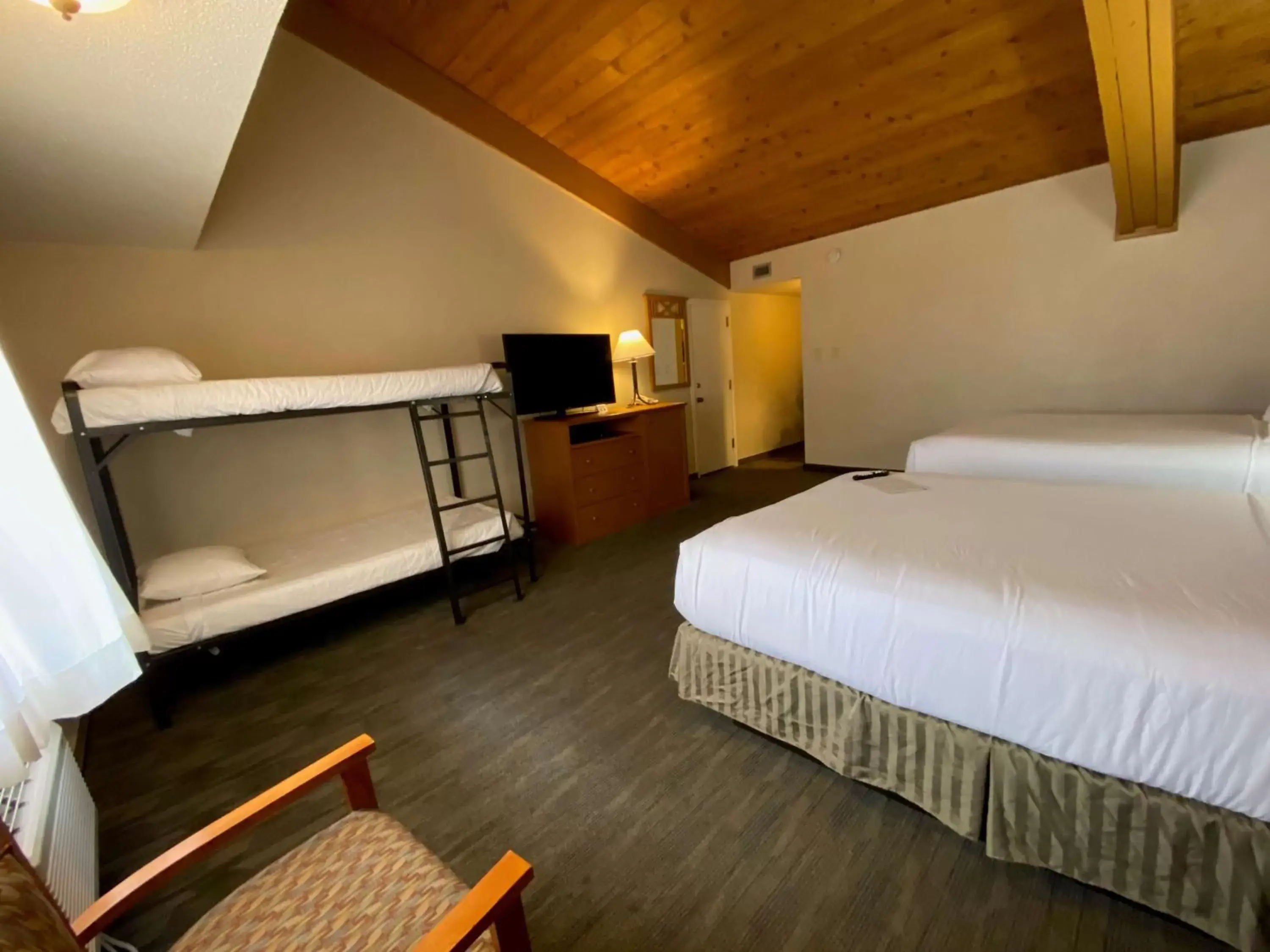 Photo of the whole room, Bed in Best Western Sheridan Center Photo of the whole room, Bed in Best Western Sheridan Center