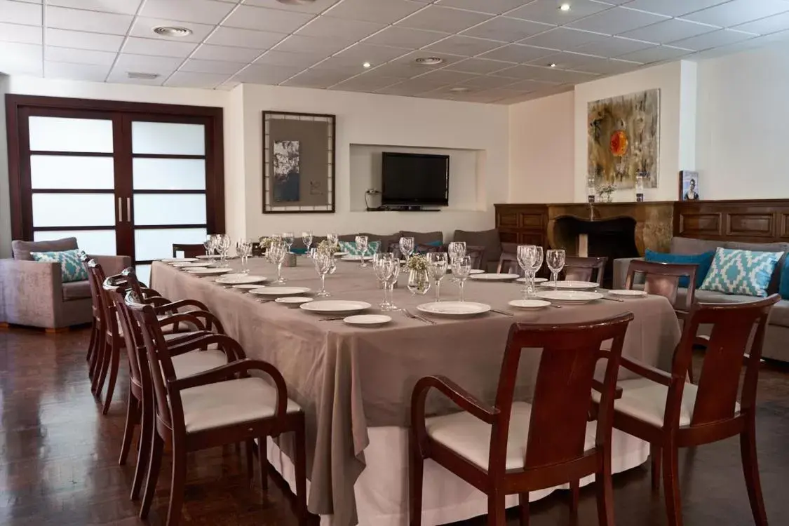 Restaurant/Places to Eat in Hotel Don Curro