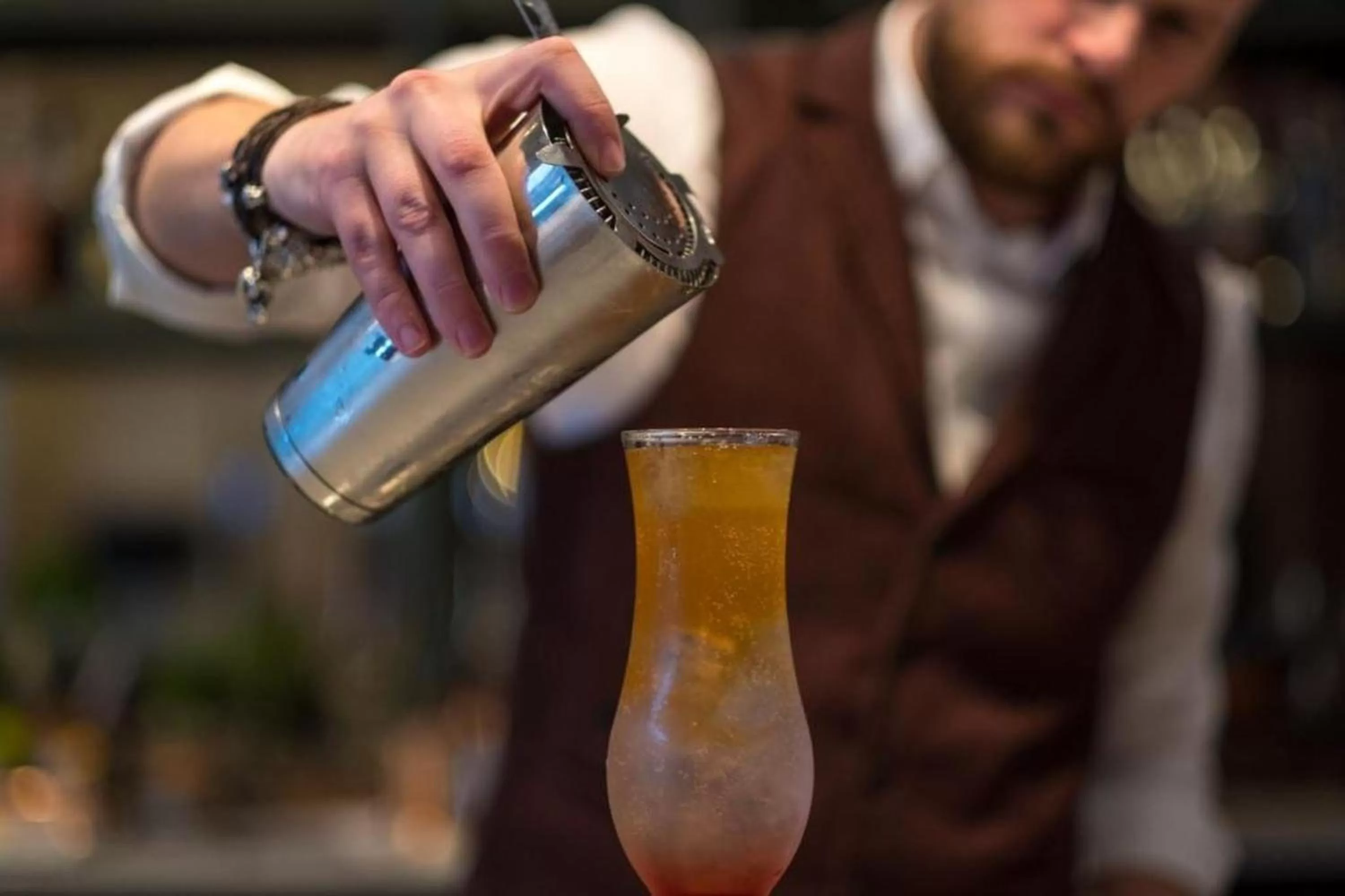 Lounge or bar in Polurrian on the Lizard