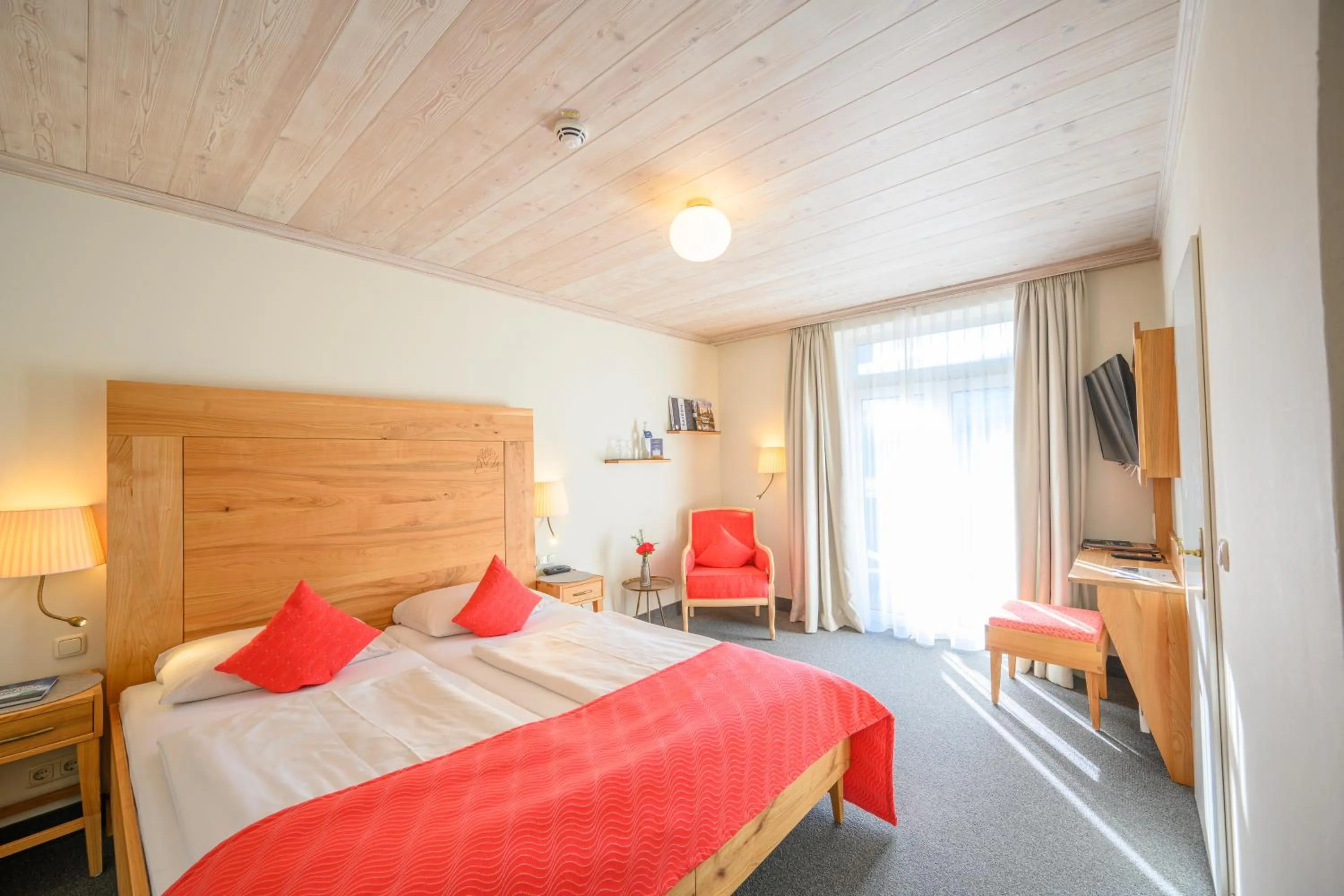 Photo of the whole room, Bed in Biohotel Garmischer Hof