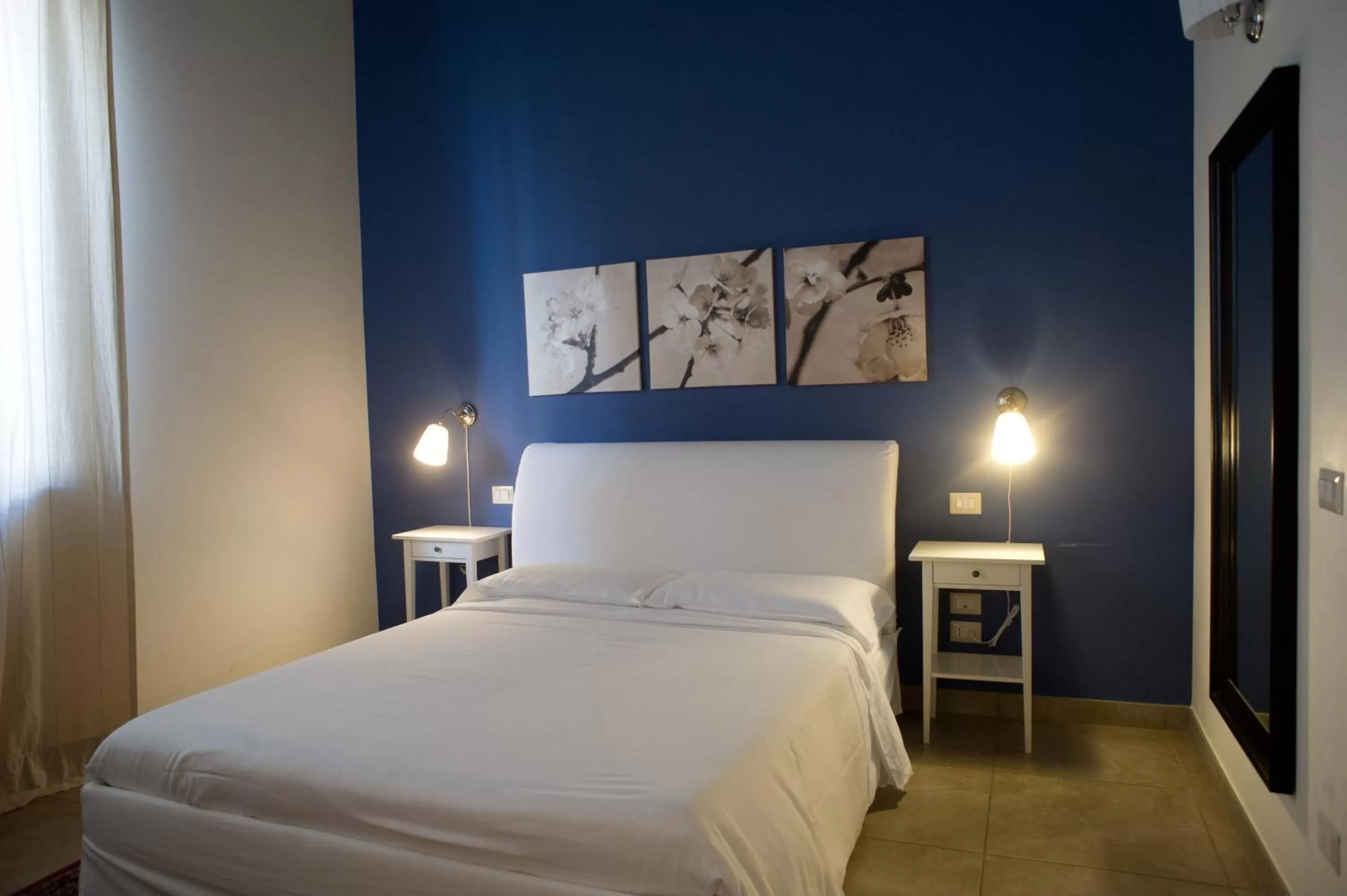 Other, Bed in B&B Suite Paciotti